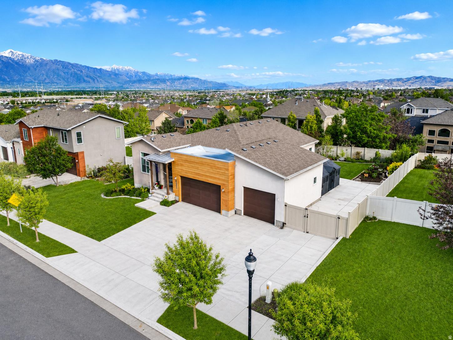 ENGLEFIELD HEIGHTS - Residential