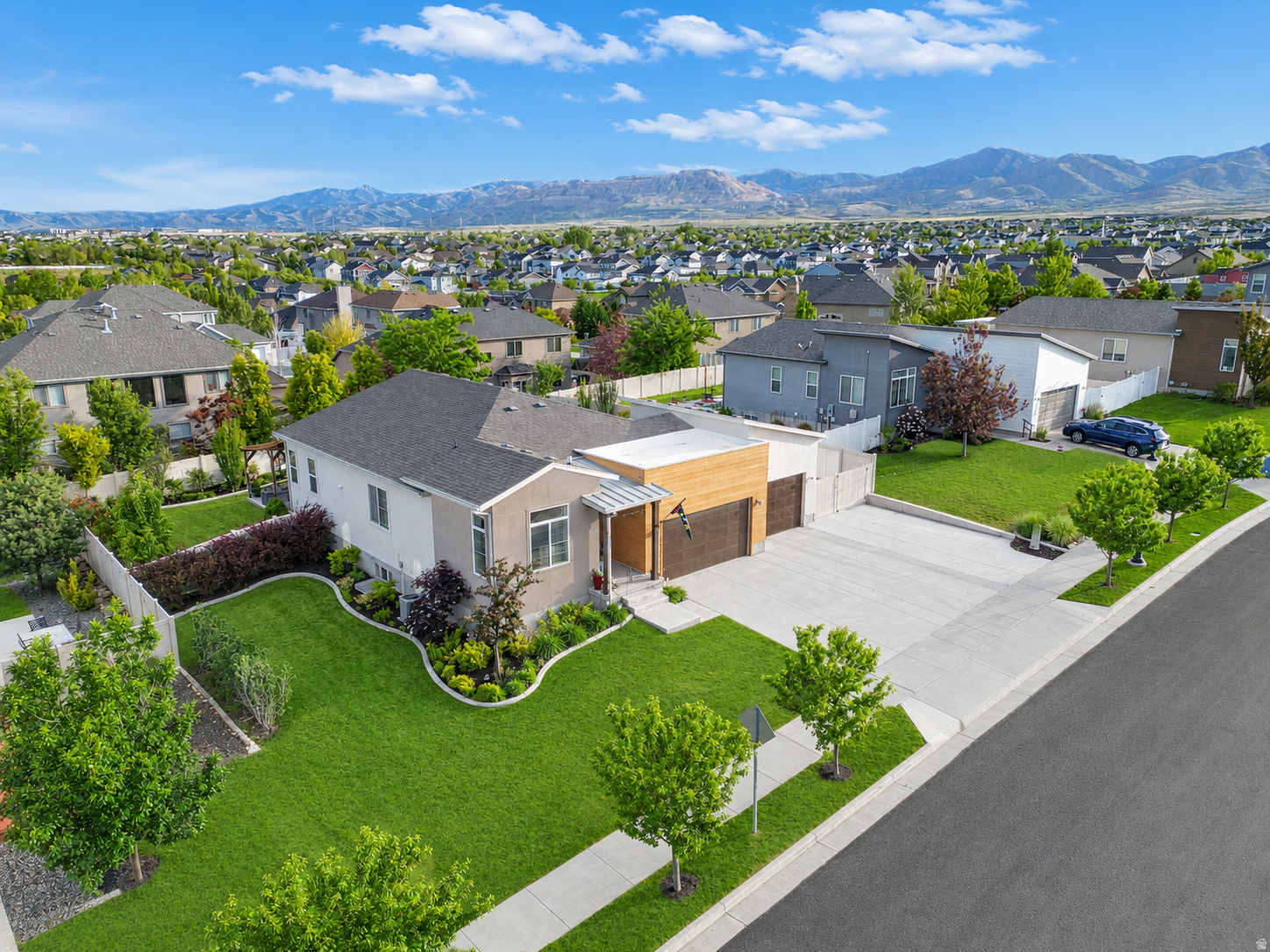 ENGLEFIELD HEIGHTS - Residential