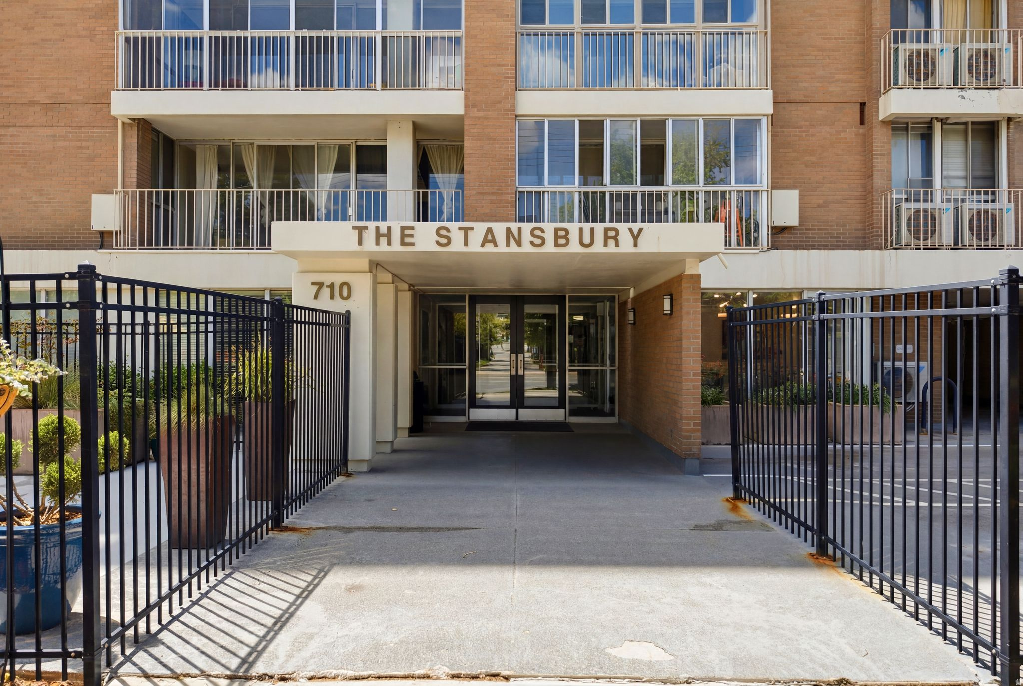 STANSBURY CONDOMINIUM - Residential