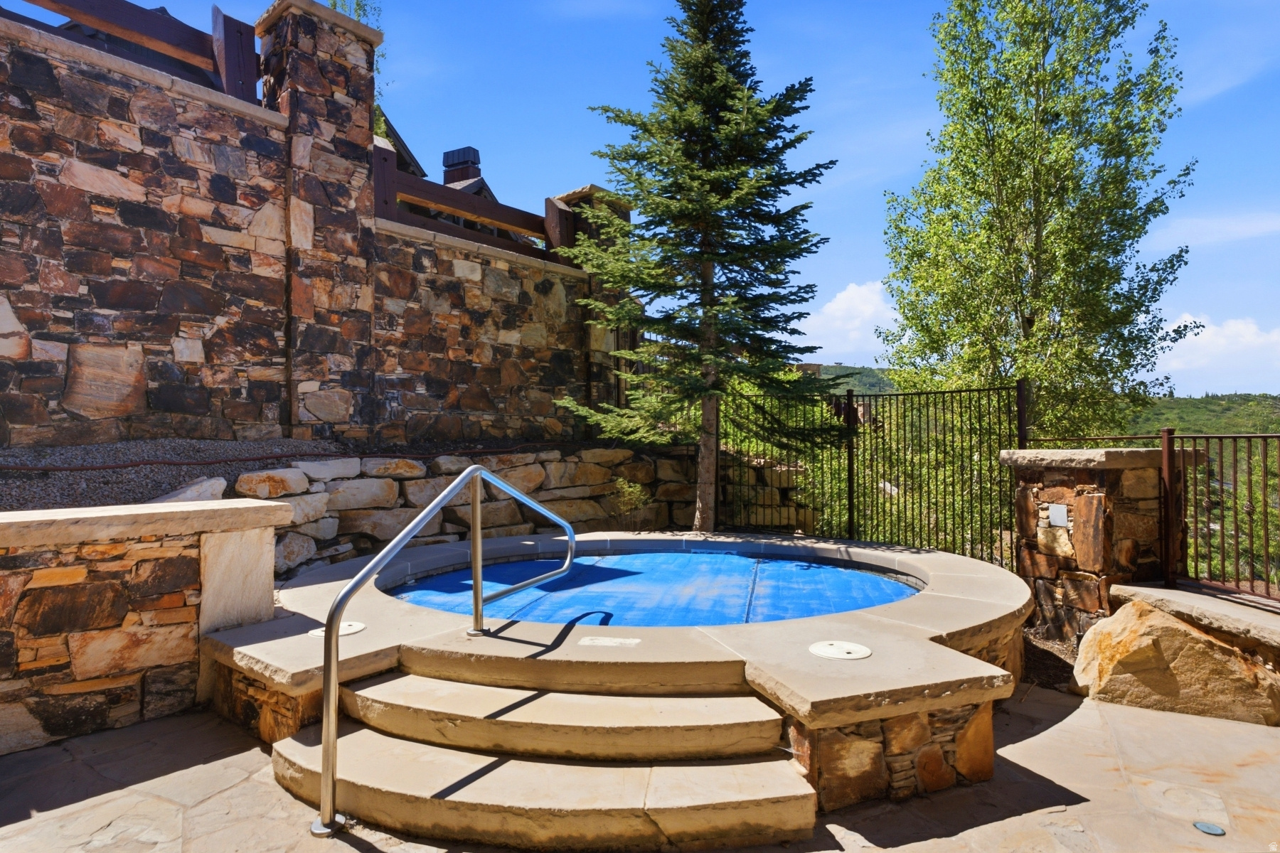 GRAND LODGE CONDO - Residential