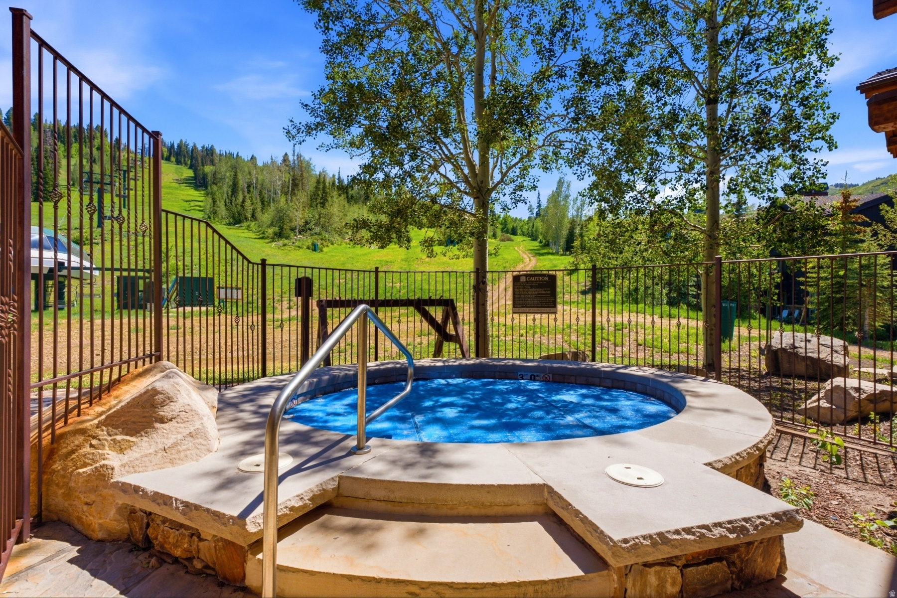 GRAND LODGE CONDO - Residential