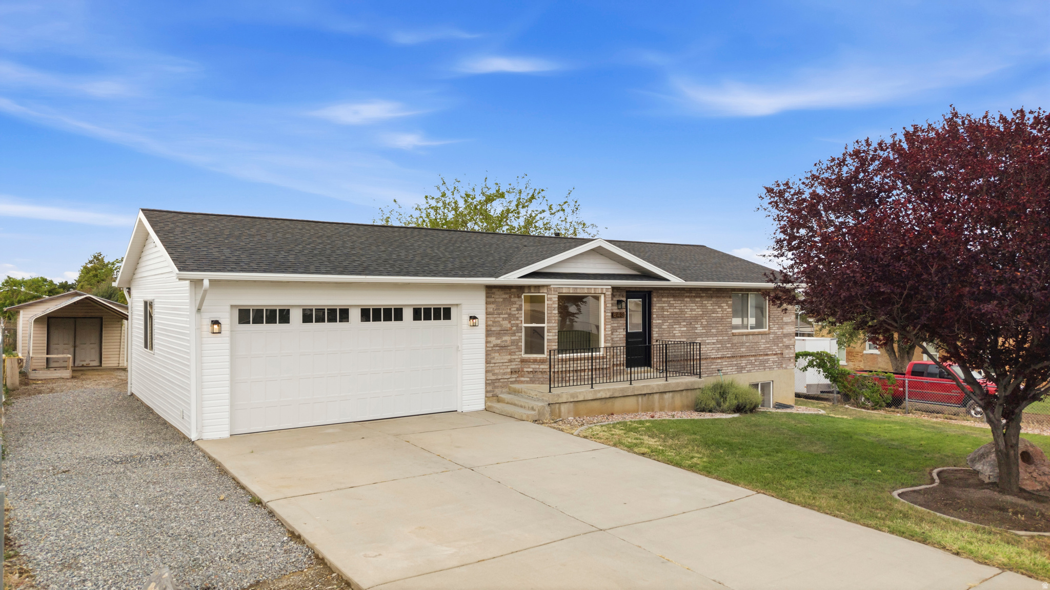 LITTLE MOUNTAIN ESTATES - Residential
