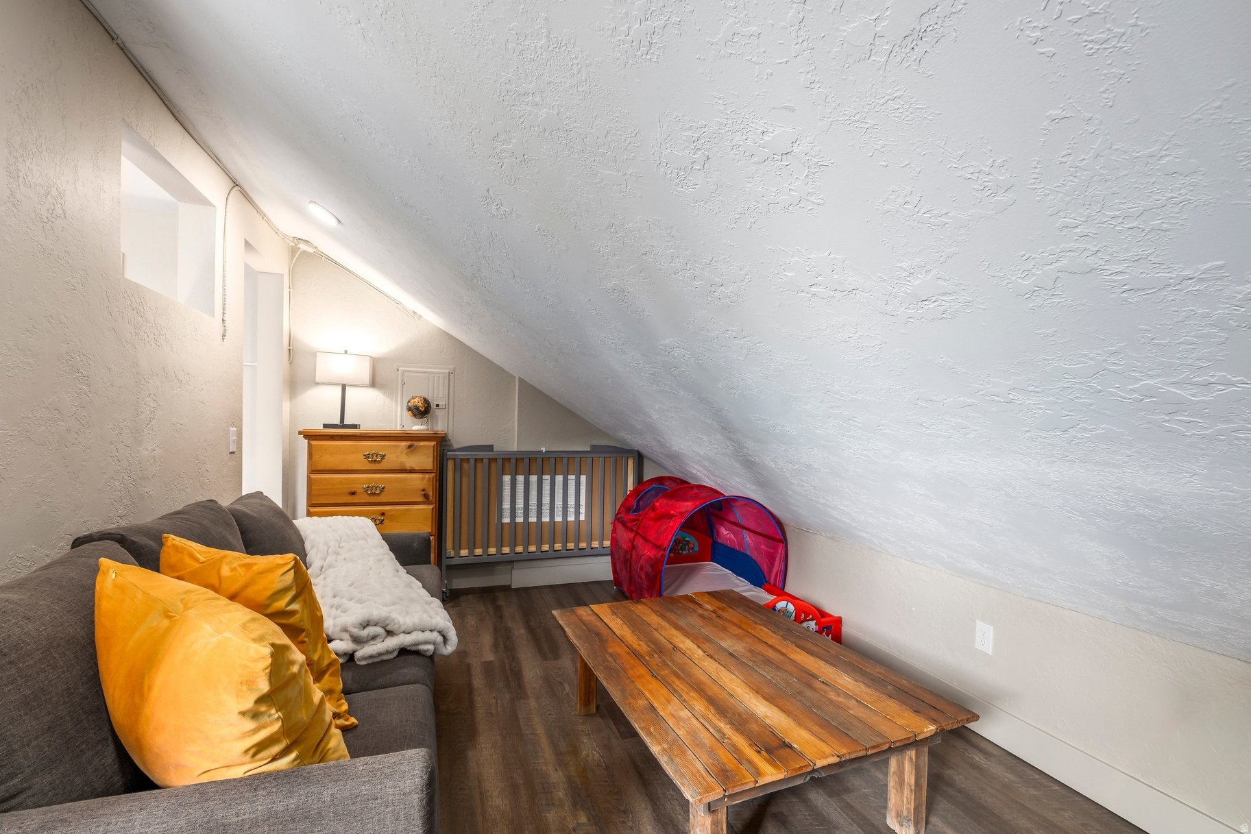 SILVERTOWN - Residential