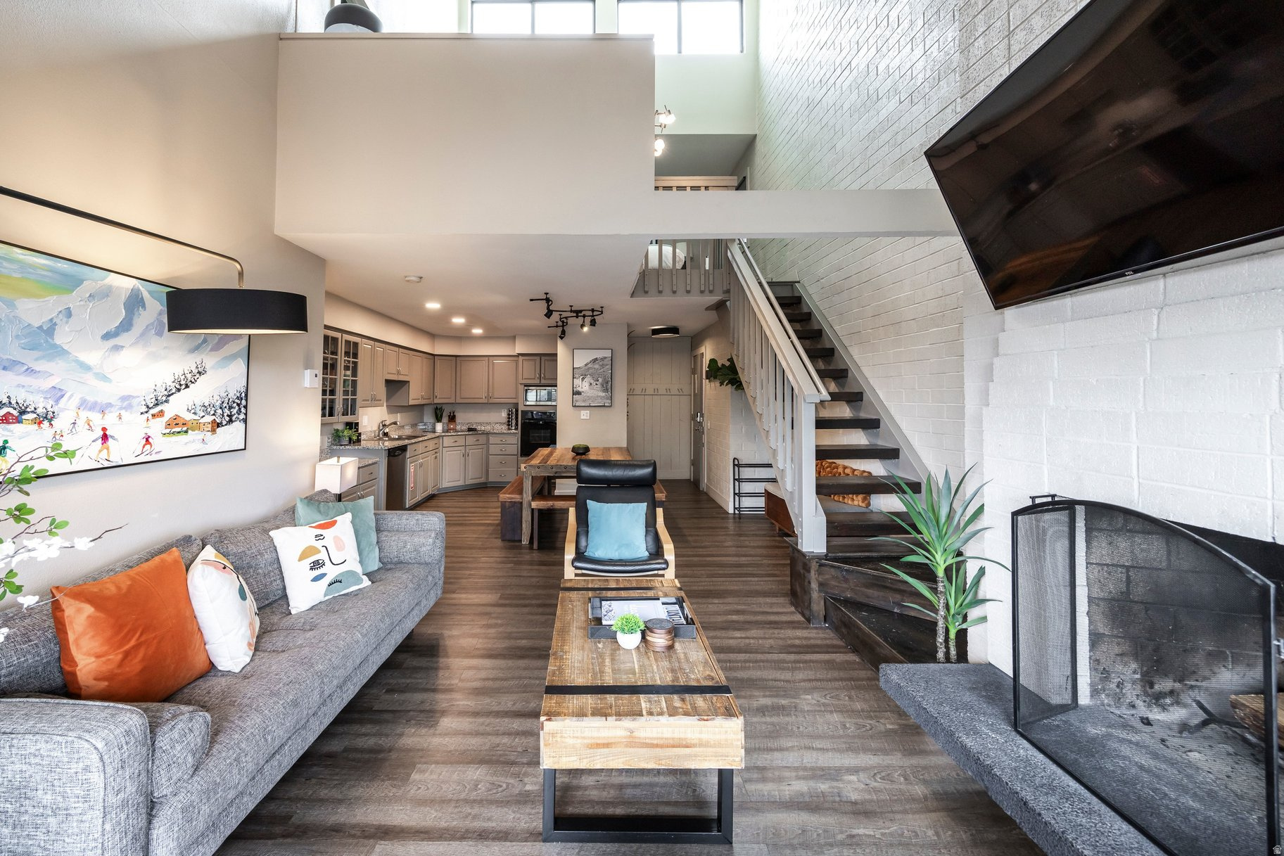 SILVERTOWN - Residential