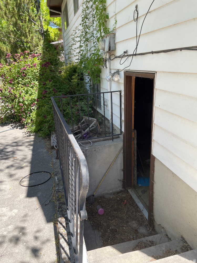 CLINTON DOWN - Residential
