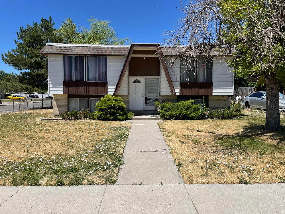 CLINTON DOWN - Residential