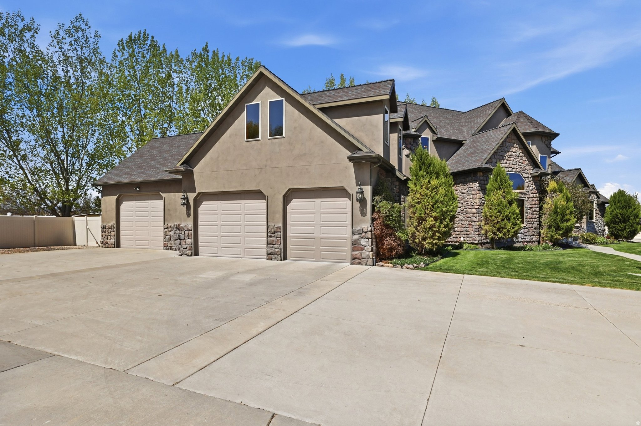 HOLMGREN ESTATE - Residential