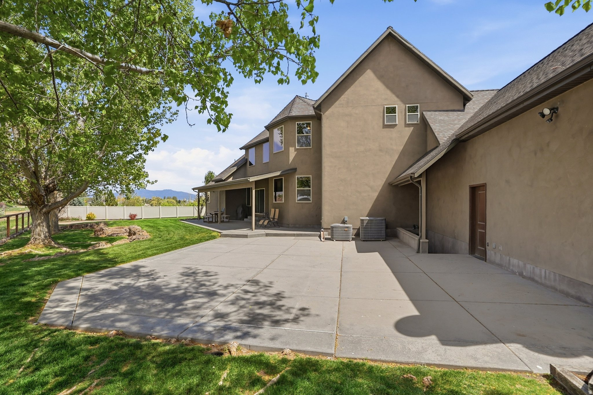 HOLMGREN ESTATE - Residential