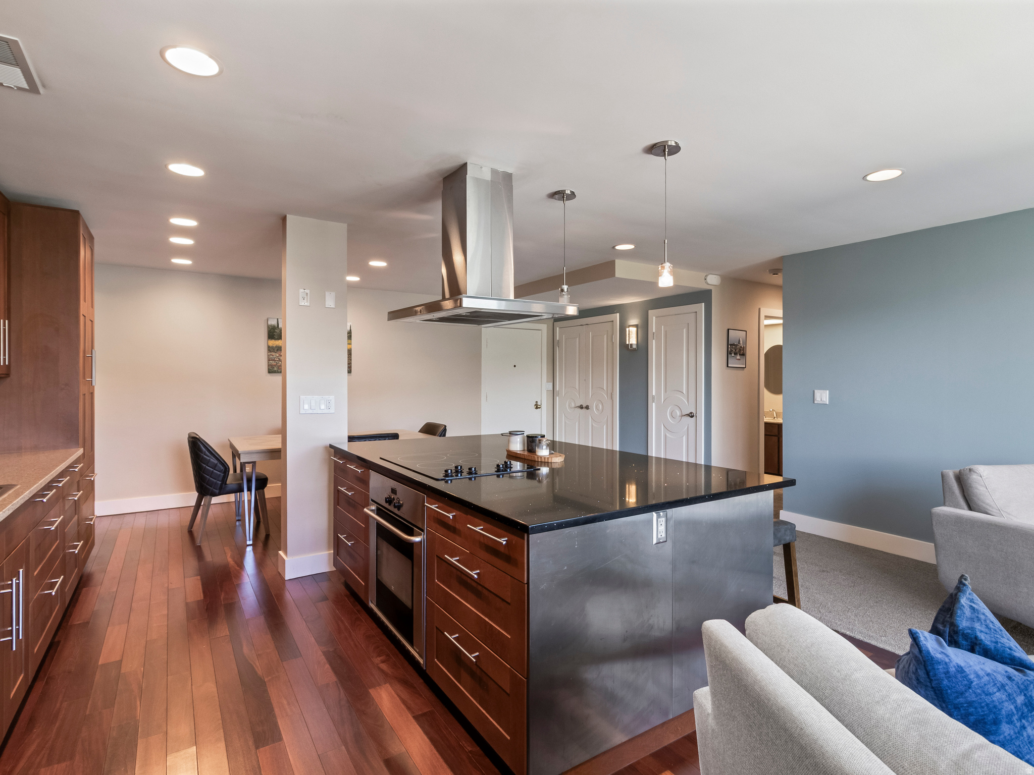 BONNEVILLE TOWER - Residential