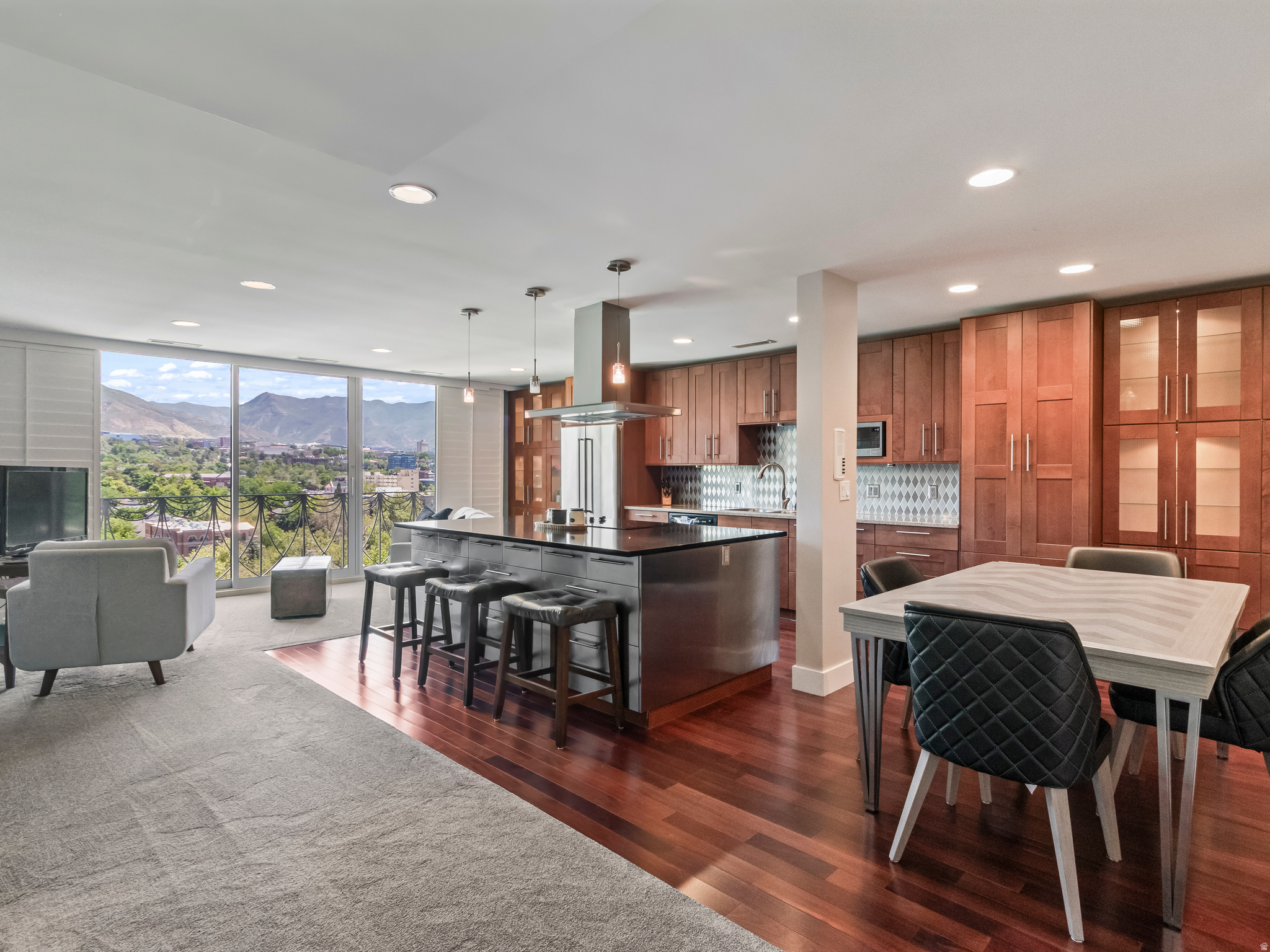 BONNEVILLE TOWER - Residential