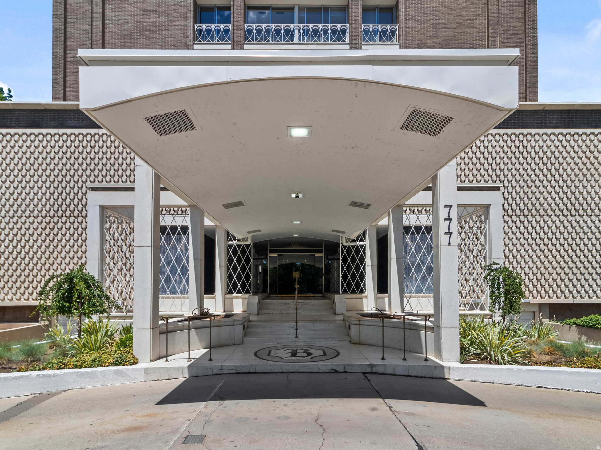 BONNEVILLE TOWER - Residential