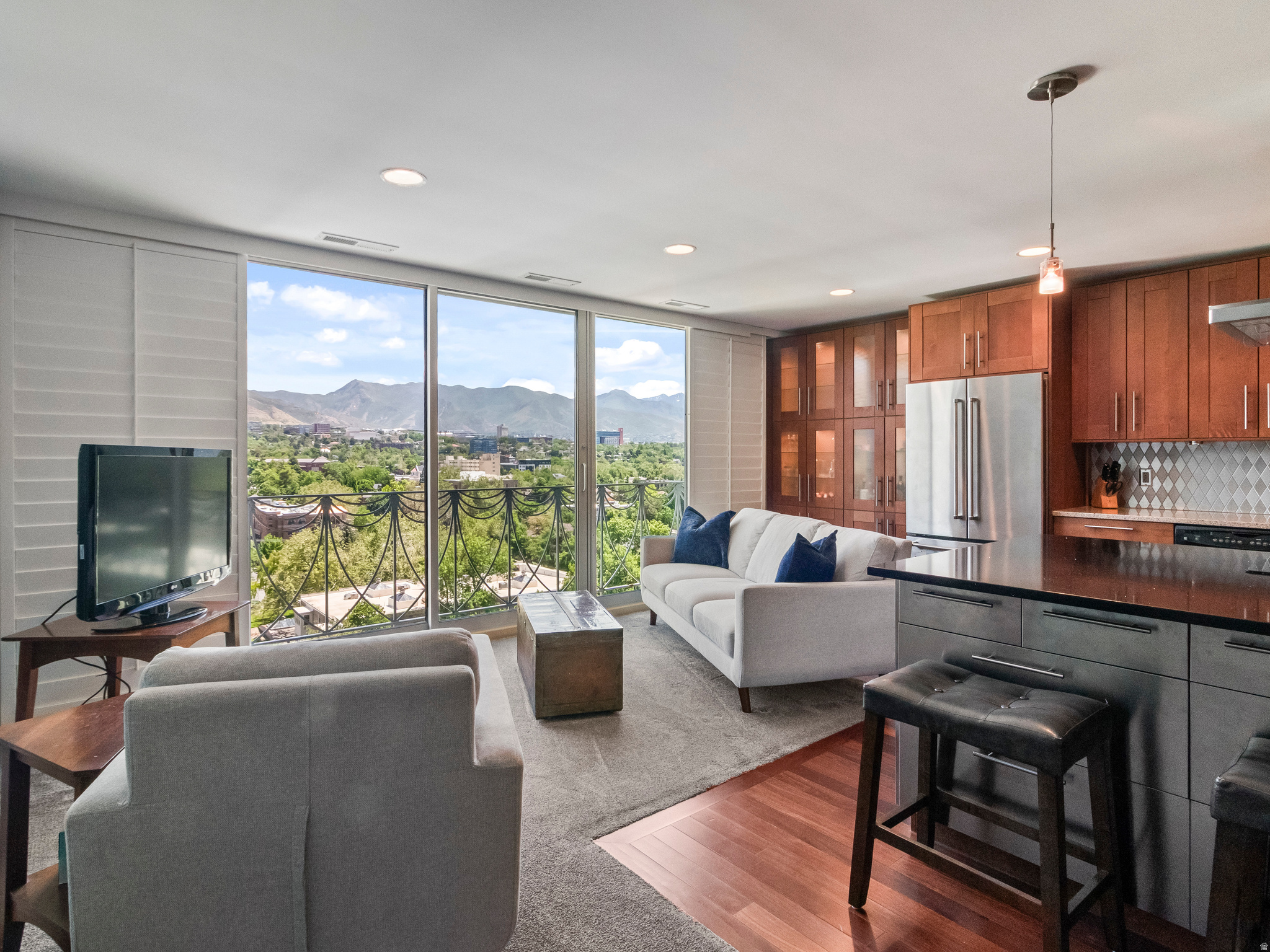 BONNEVILLE TOWER - Residential