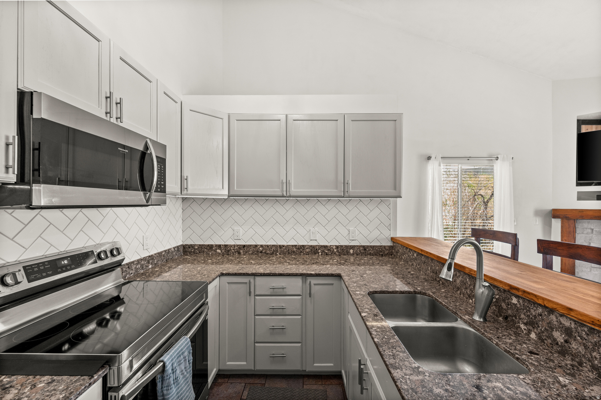 JEFFERSON PLACE CONDO - Residential