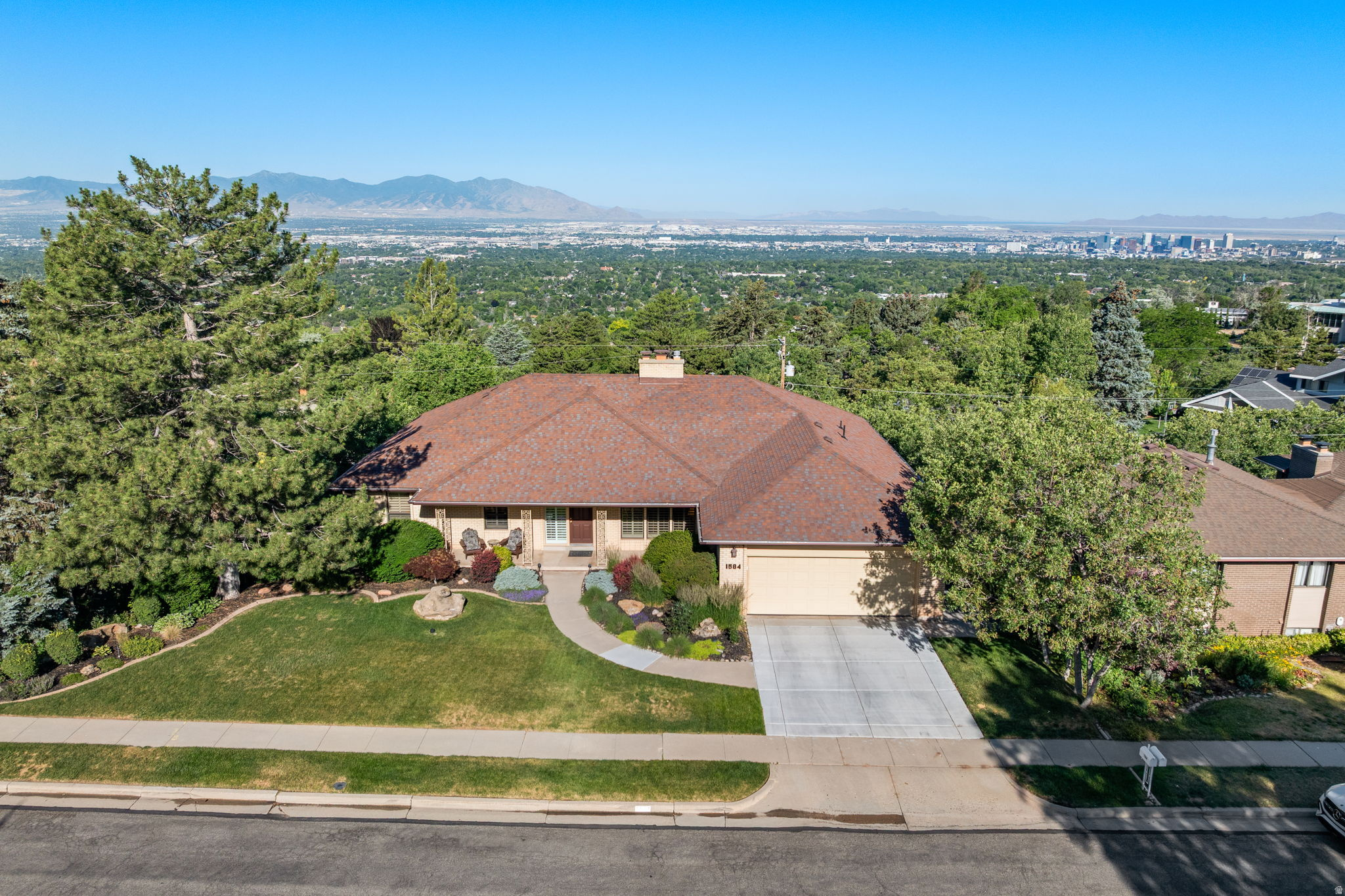 SUNSET OAKS - Residential