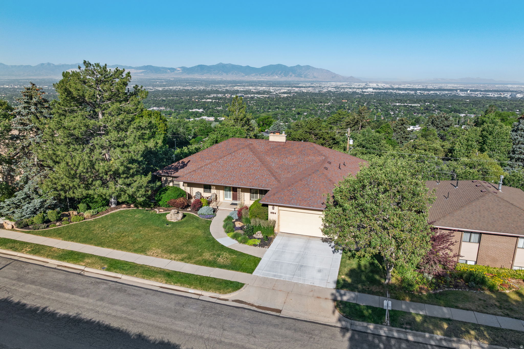 SUNSET OAKS - Residential