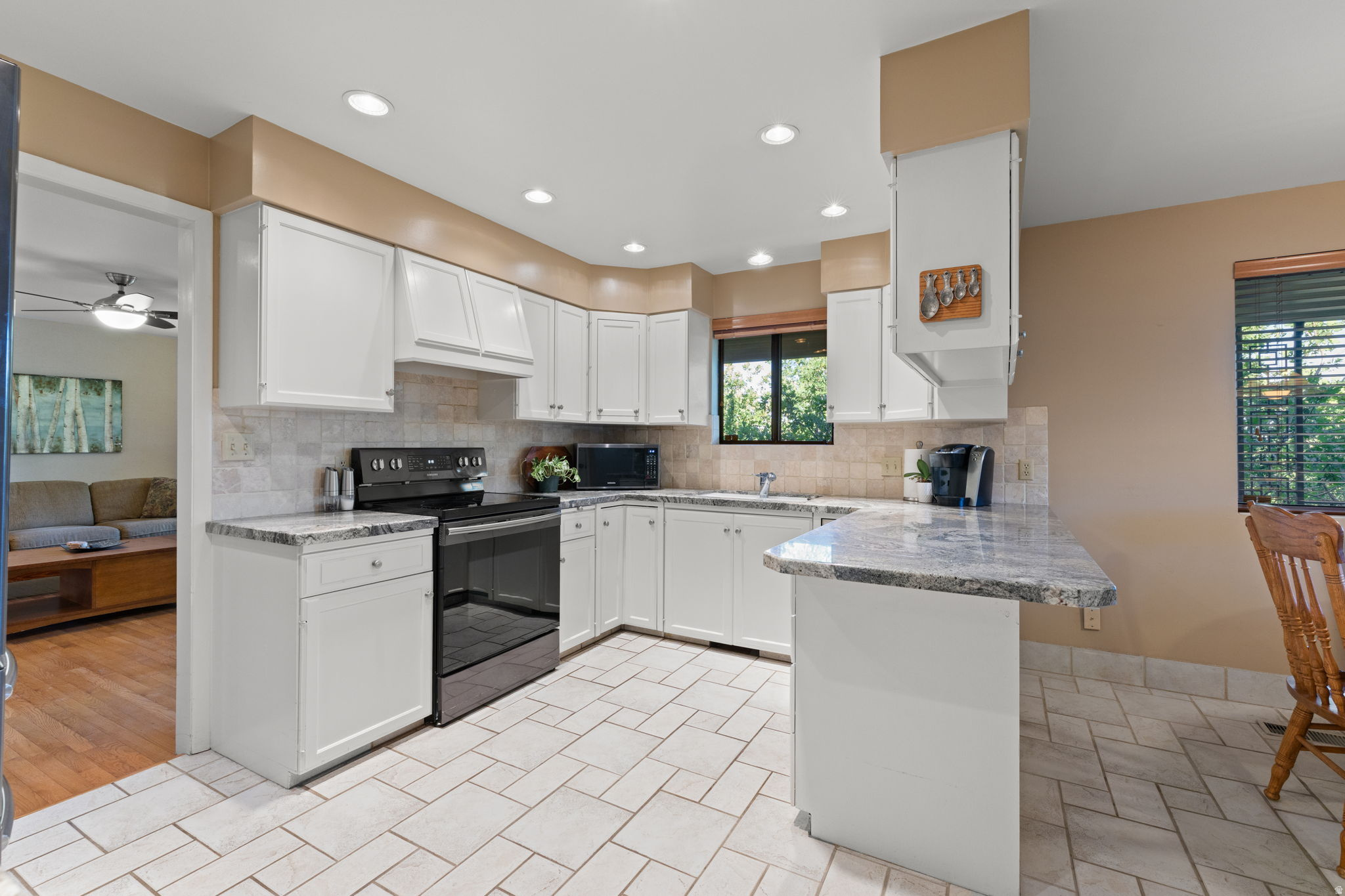 SUNSET OAKS - Residential