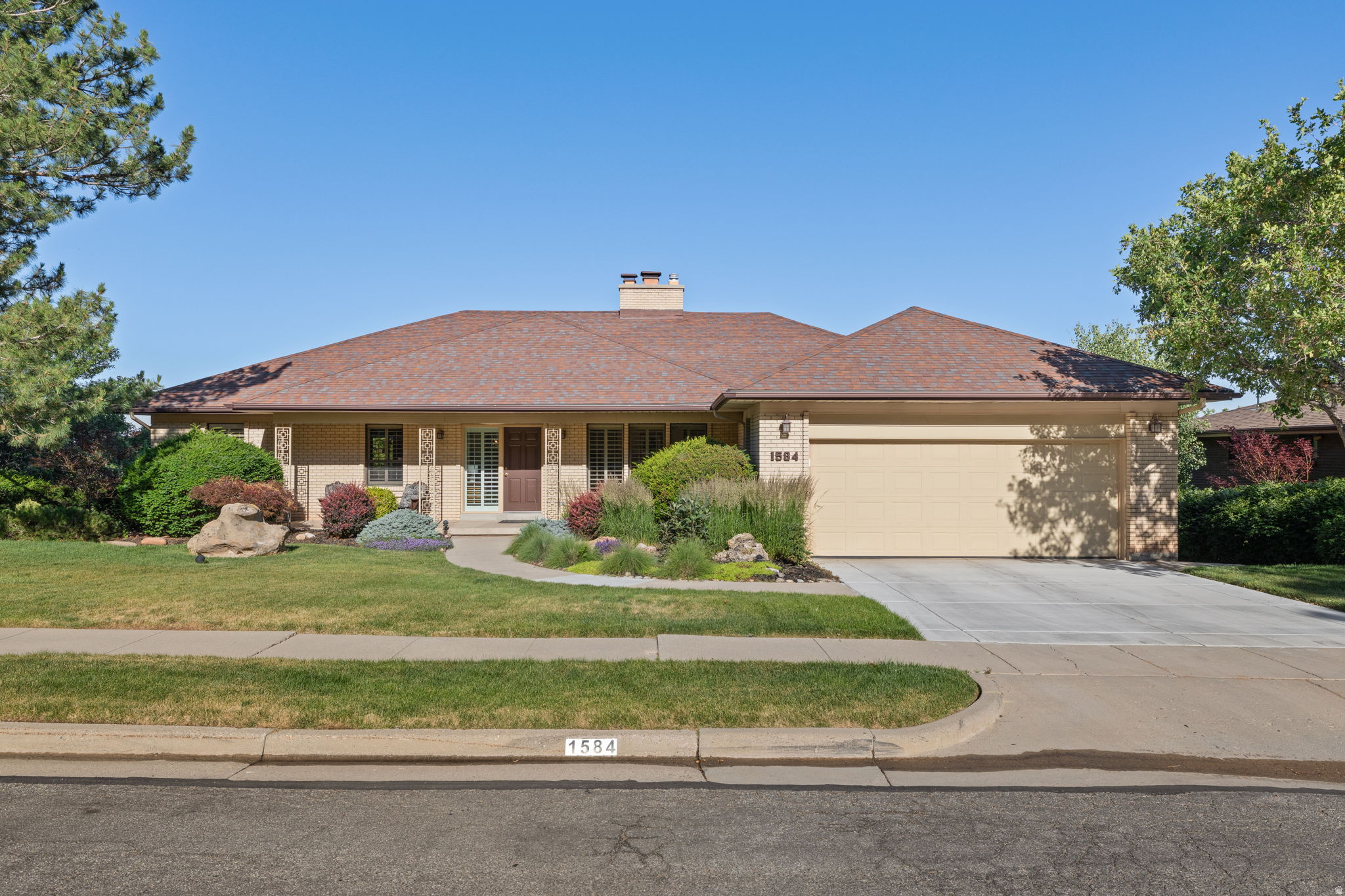 SUNSET OAKS - Residential