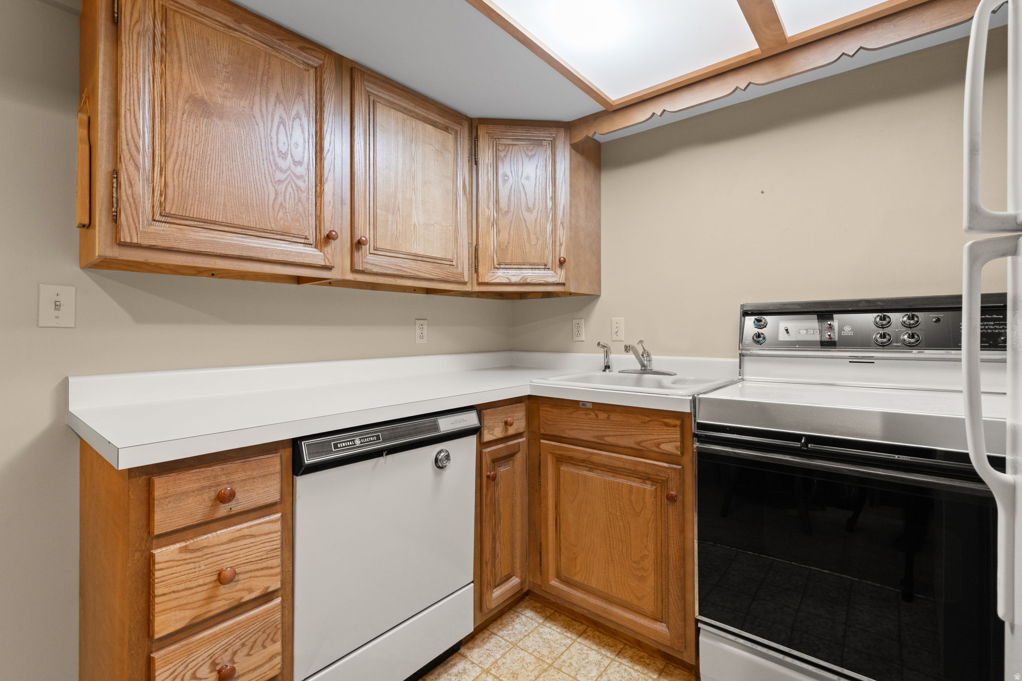 SUNSET OAKS - Residential