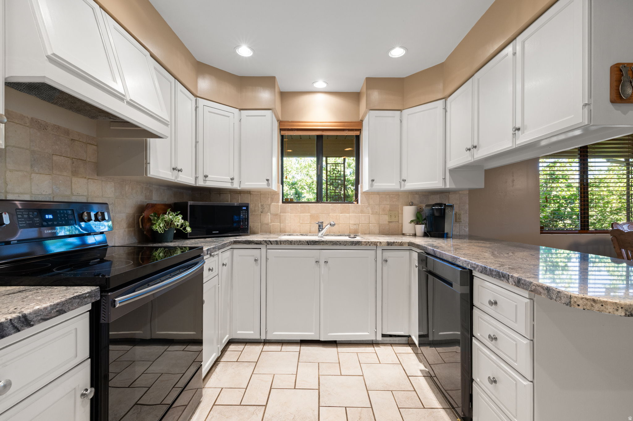 SUNSET OAKS - Residential