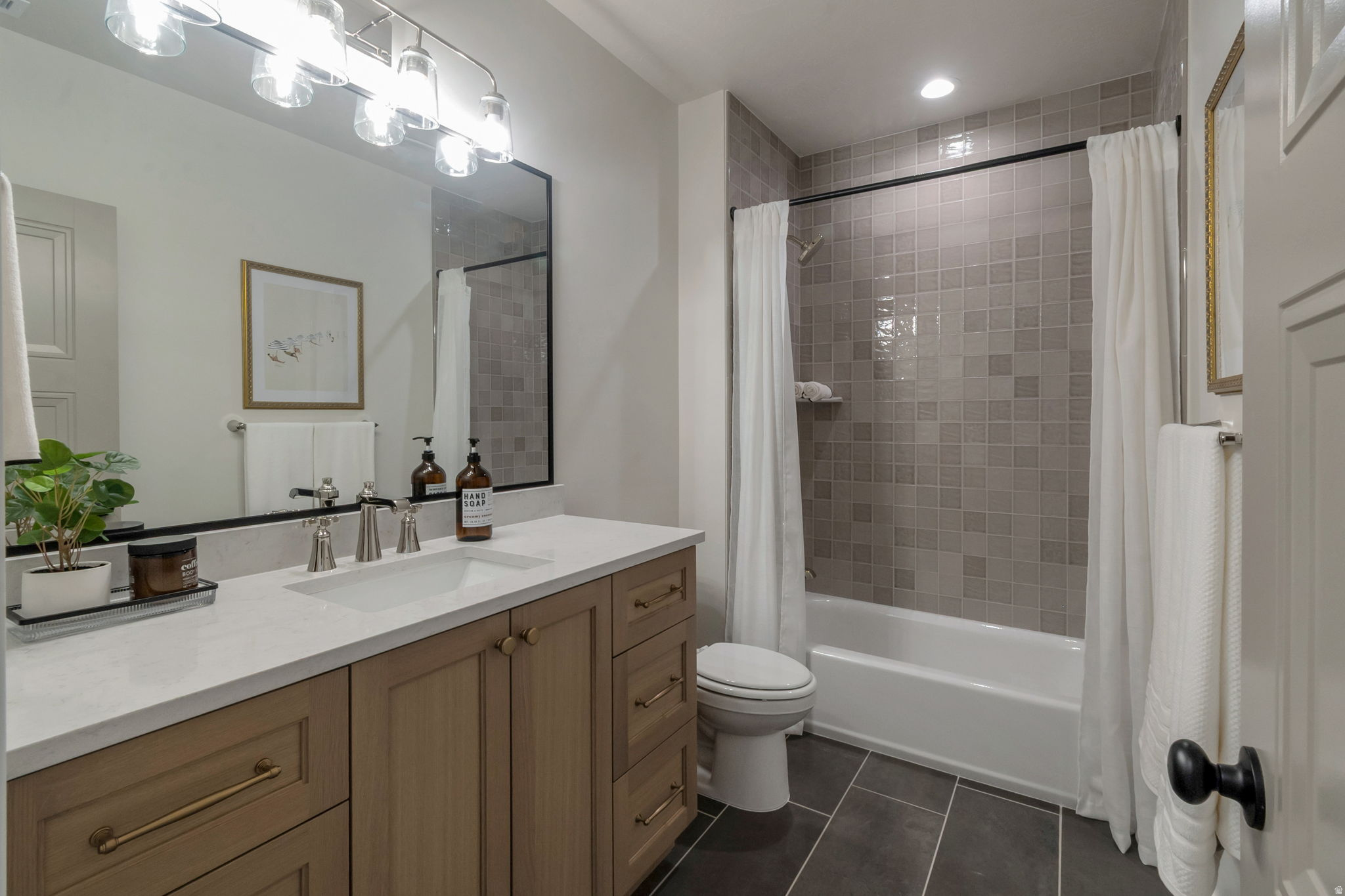 BLOSSOM HILL - Residential