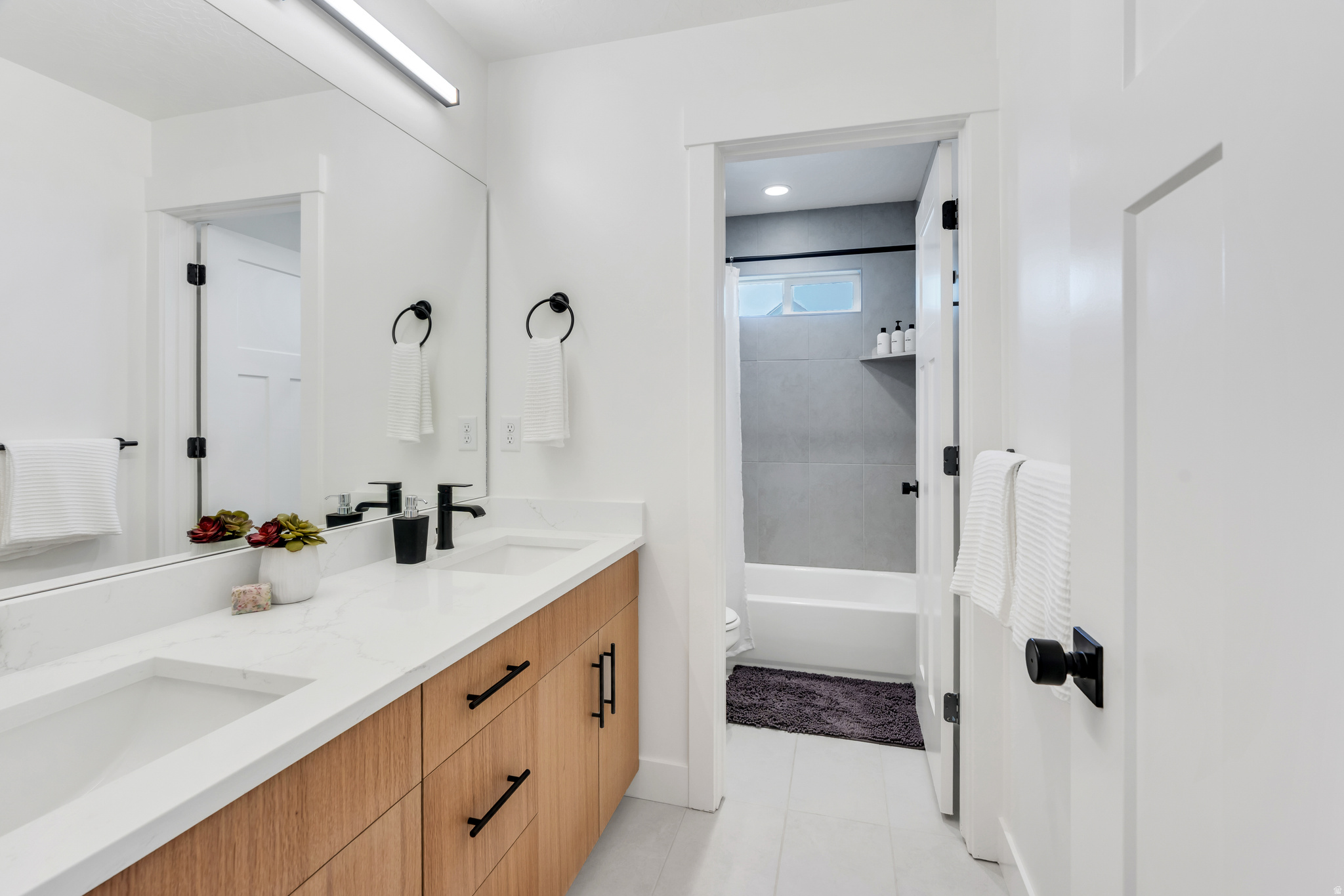 CROSSING AT TRAVERSE - Residential