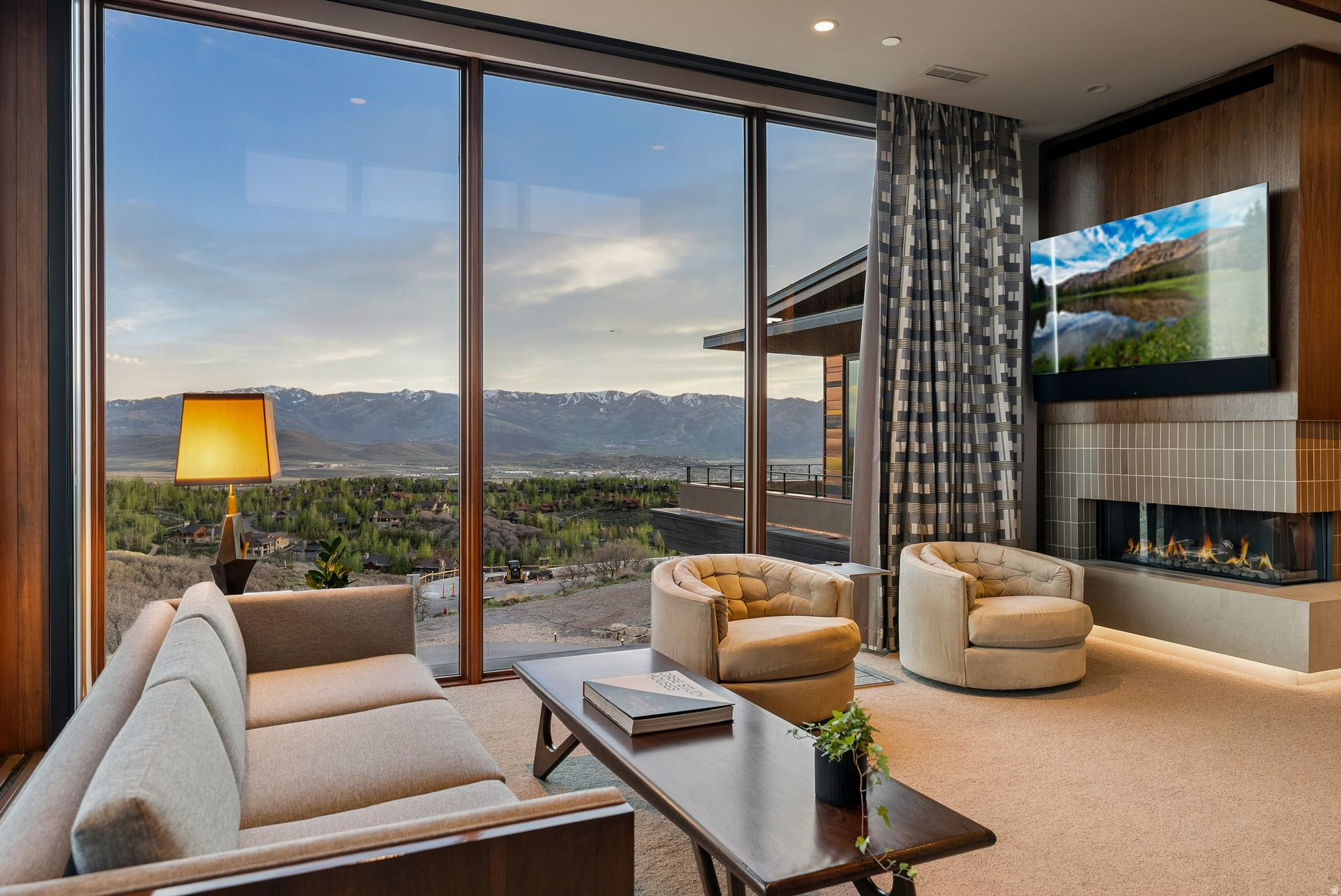 PROMONTORY - Residential