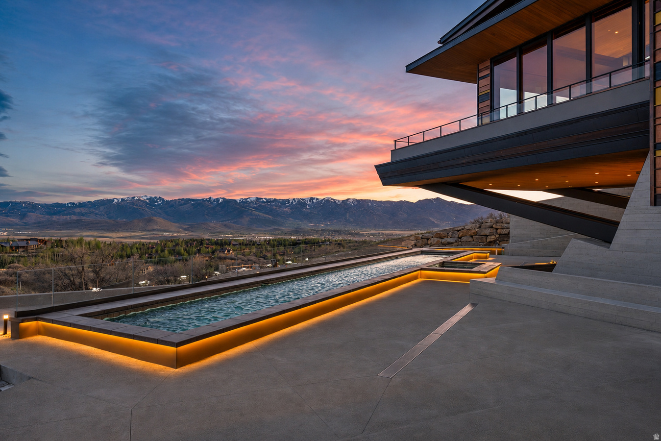 PROMONTORY - Residential