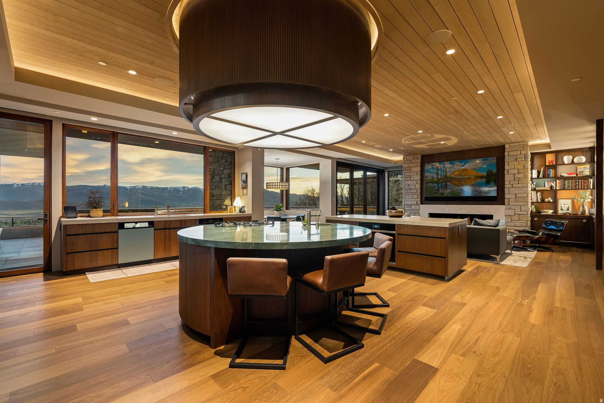 PROMONTORY - Residential