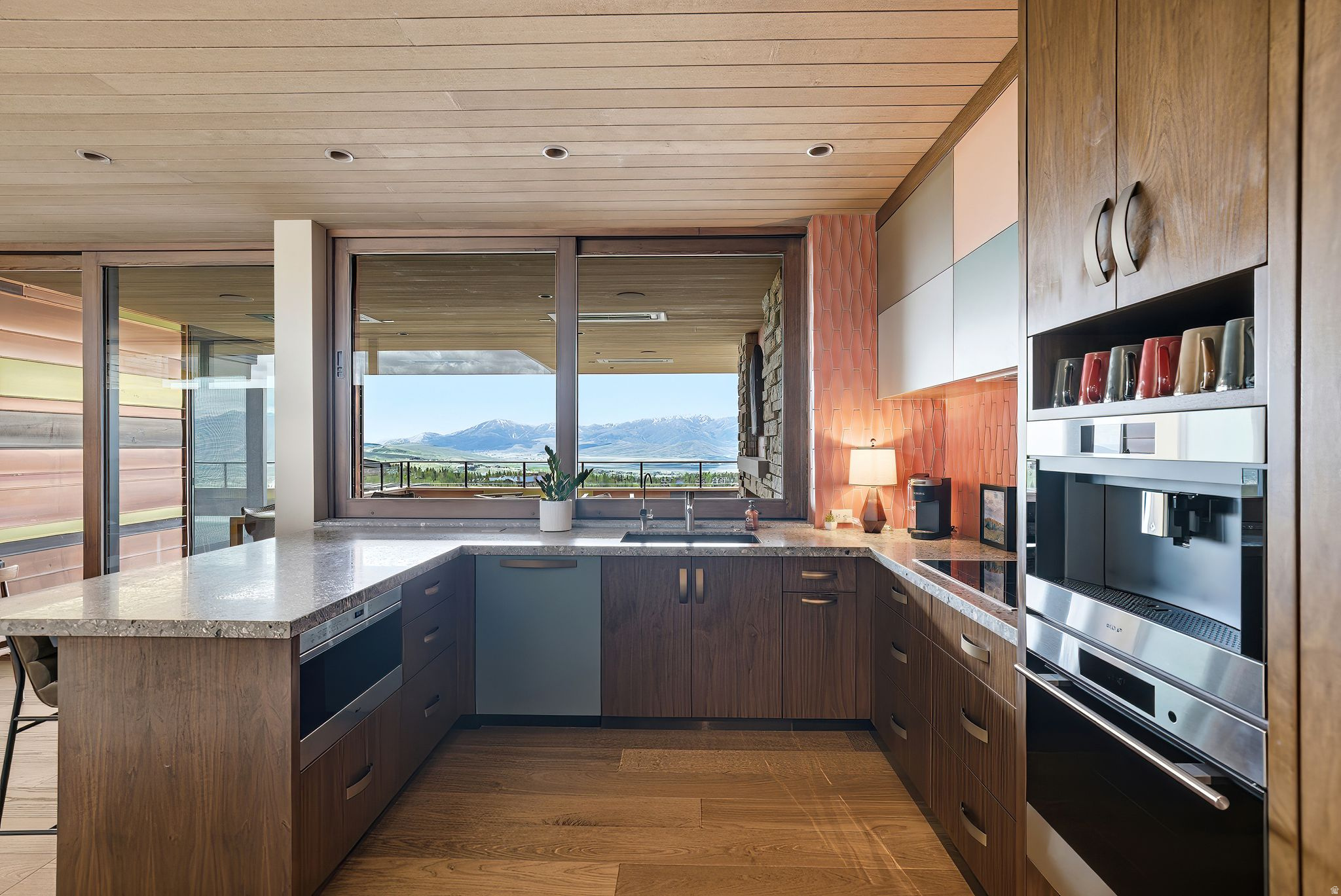 PROMONTORY - Residential