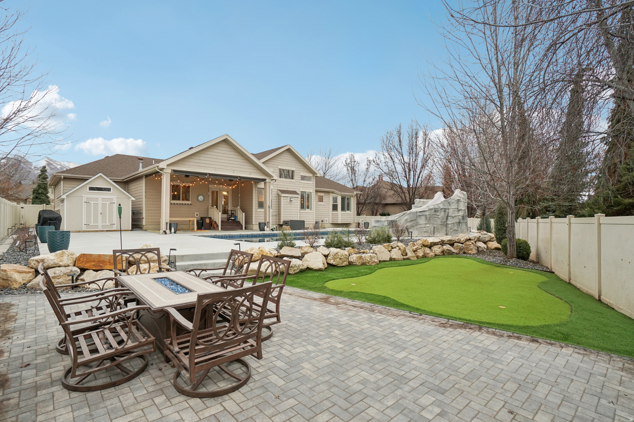 MOUNTAIN VISTAS - Residential