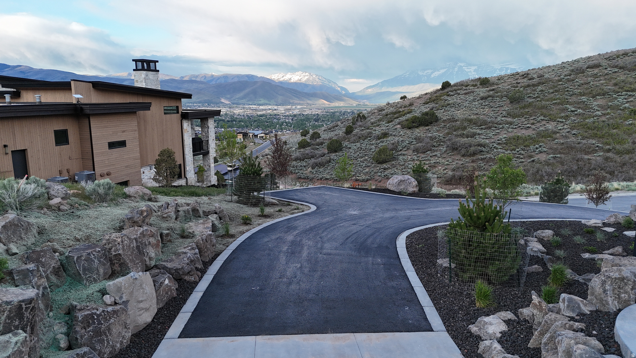 RED LEDGES - Residential