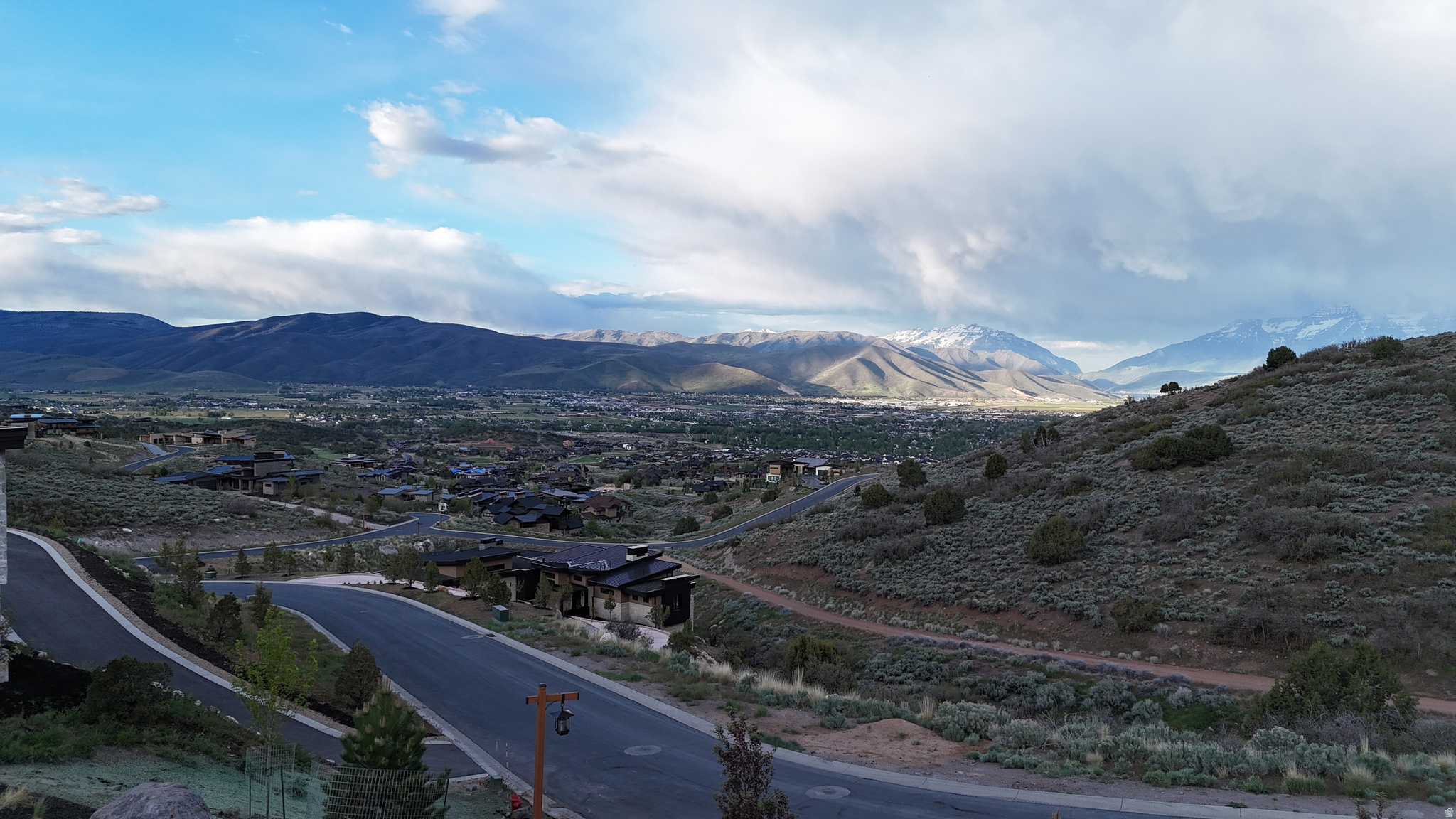 RED LEDGES - Residential