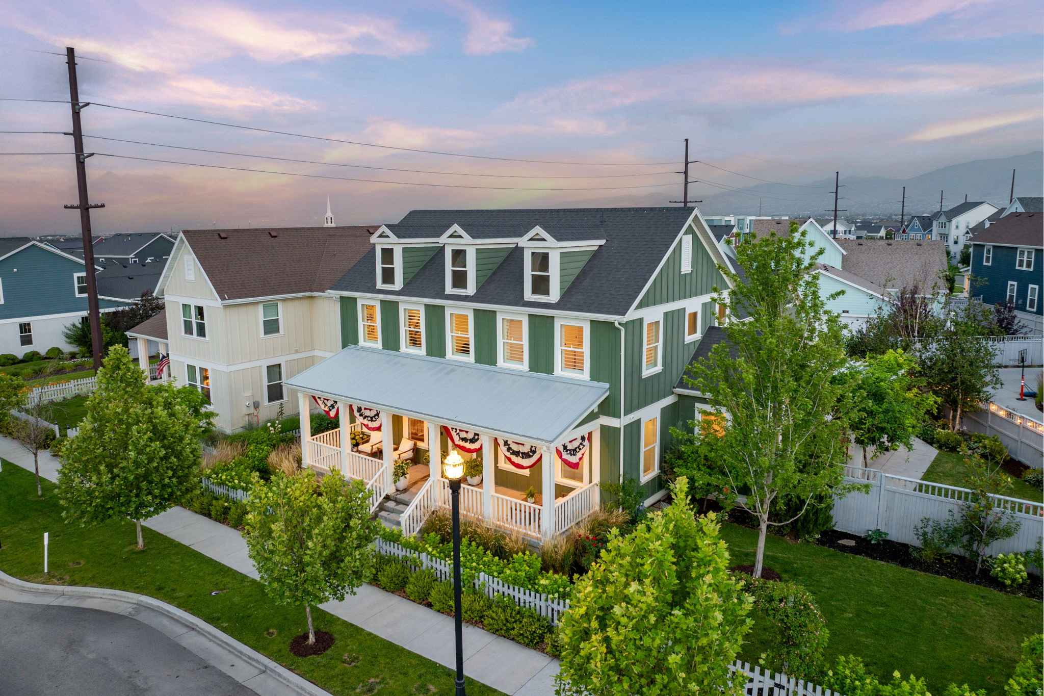 DAYBREAK - Residential