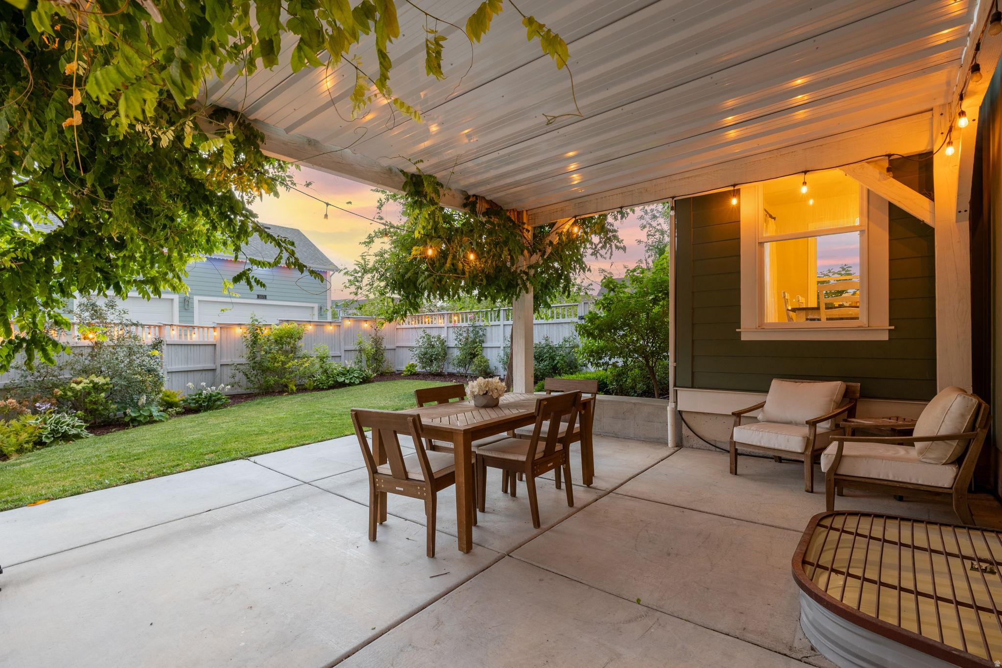 DAYBREAK - Residential