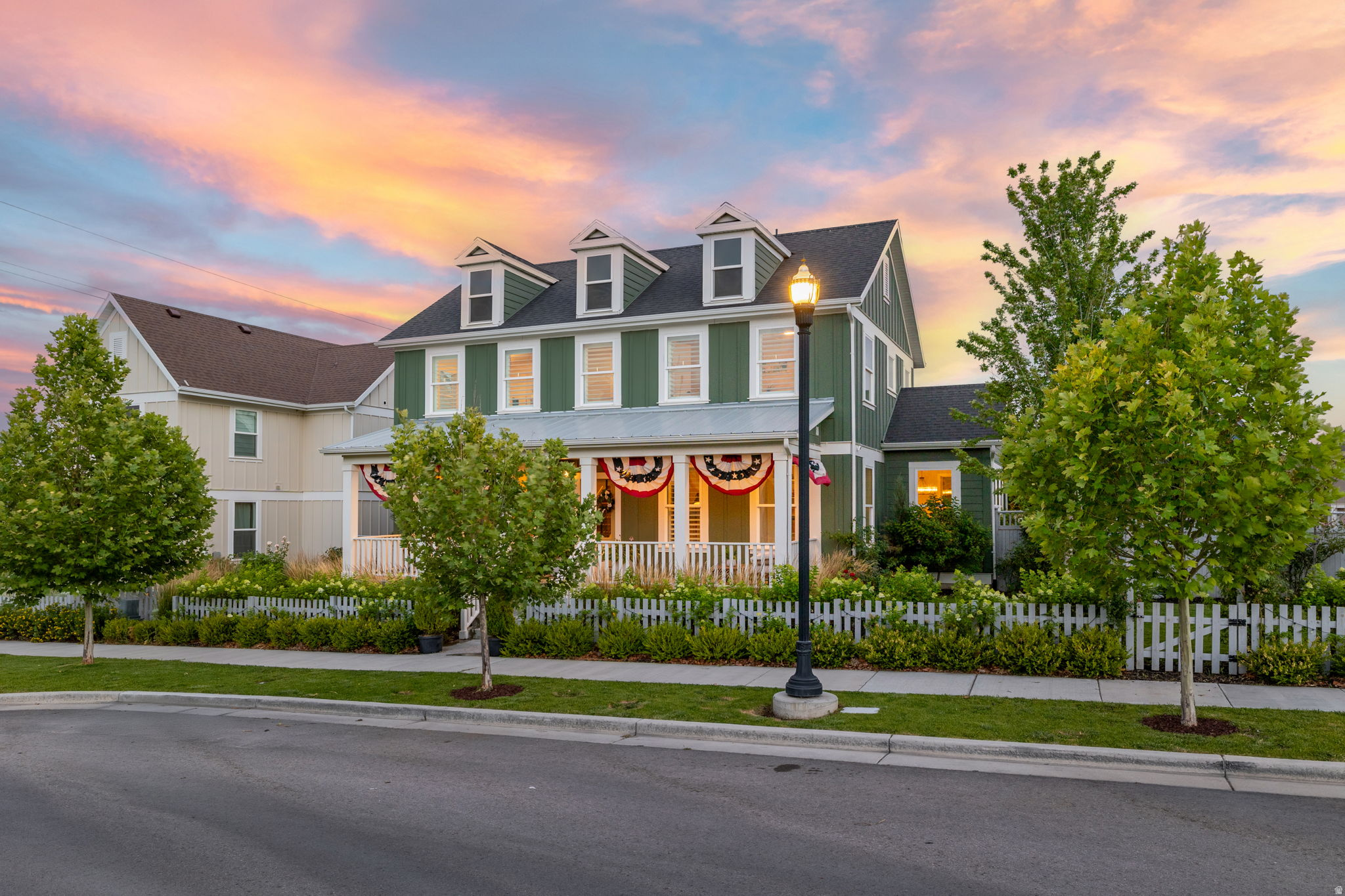 DAYBREAK - Residential