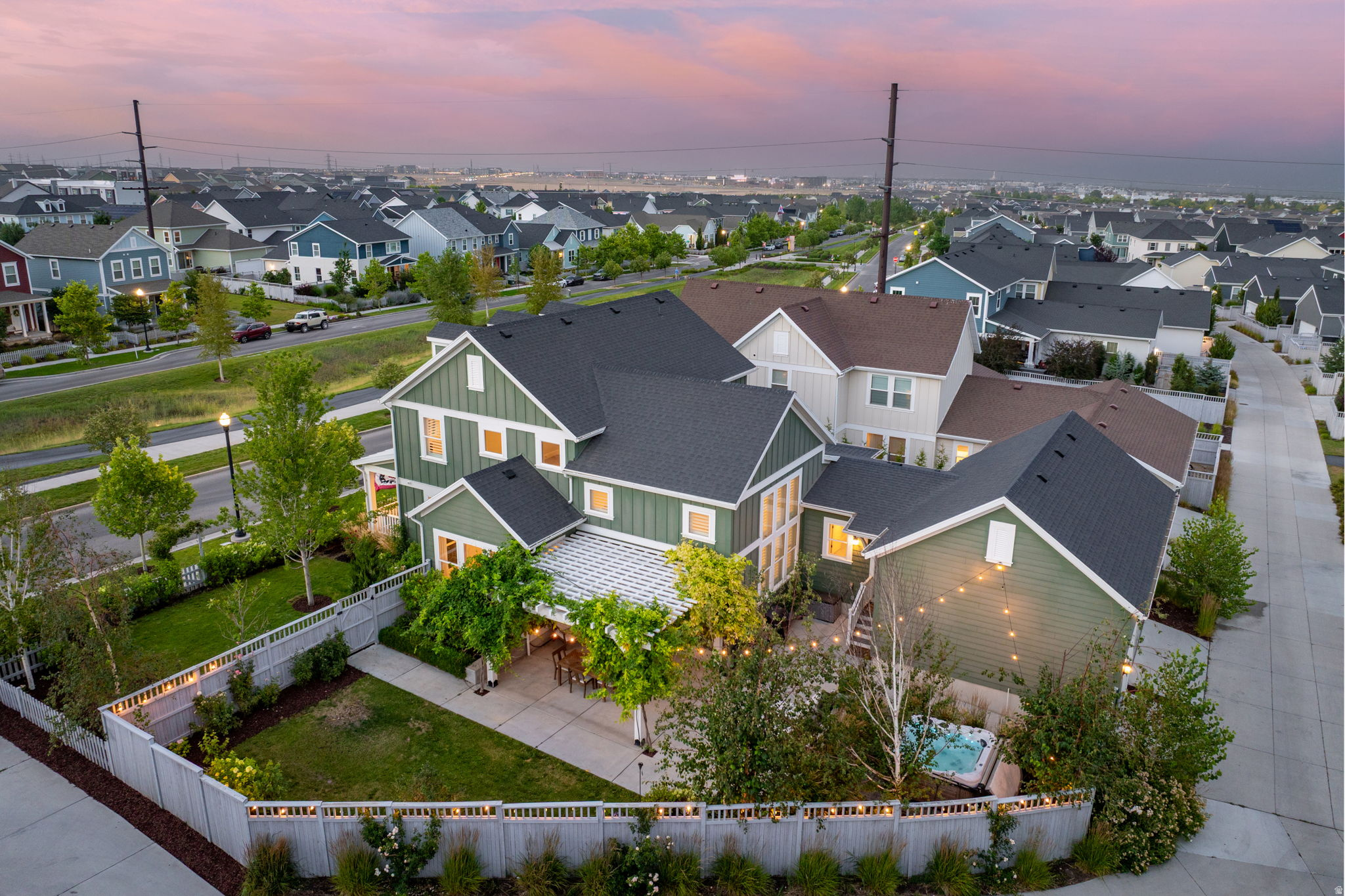DAYBREAK - Residential