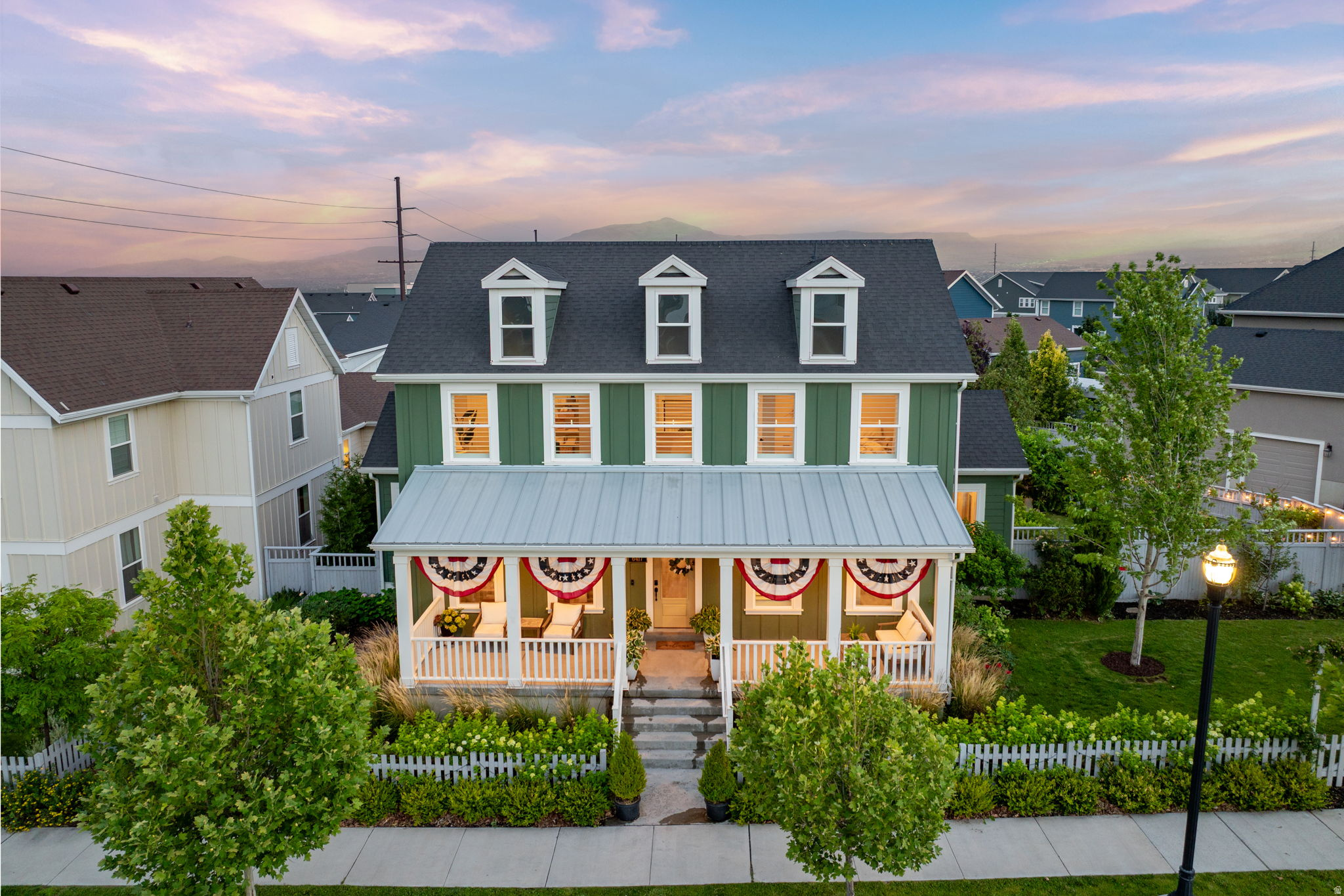 DAYBREAK - Residential