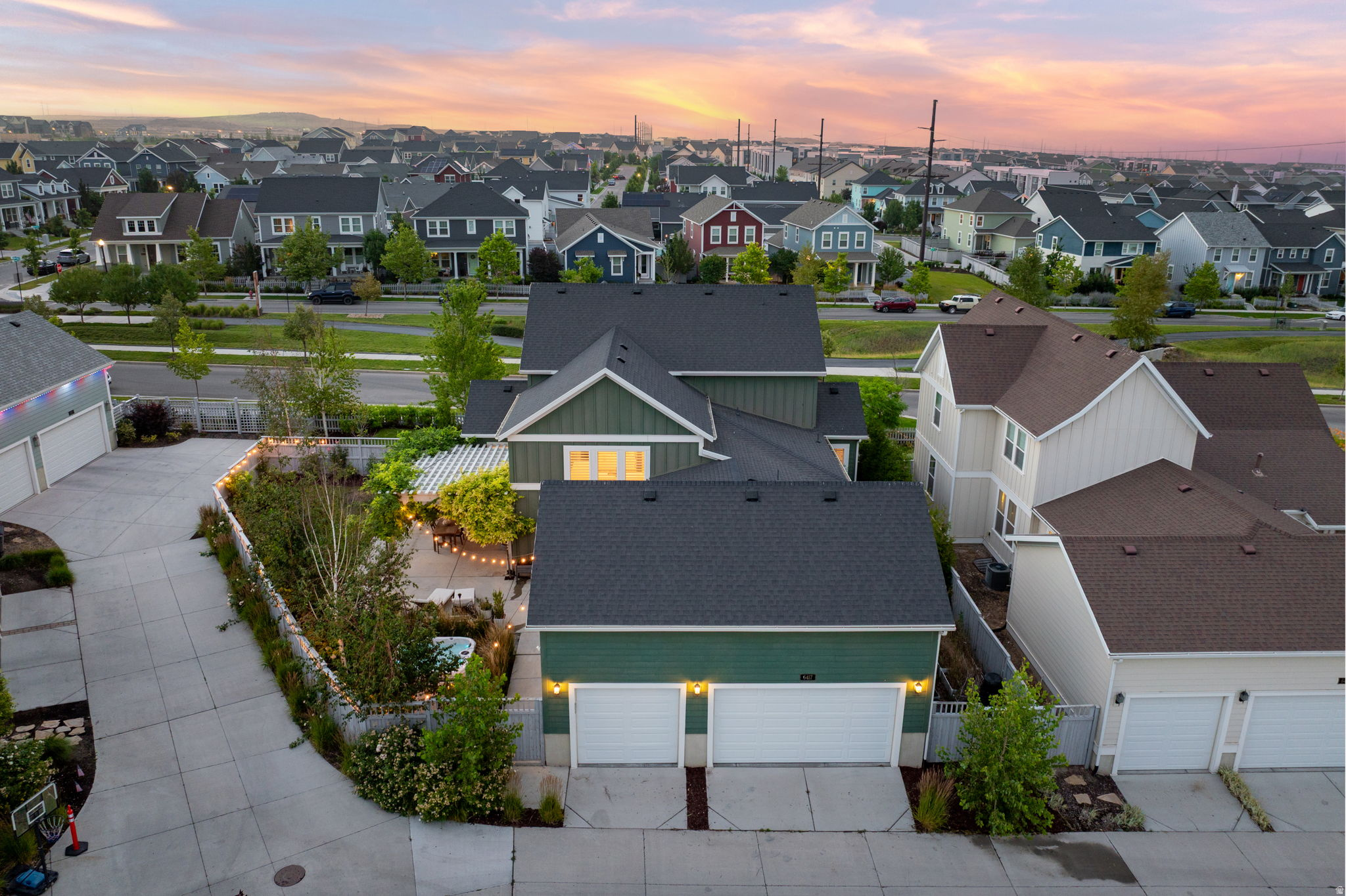 DAYBREAK - Residential