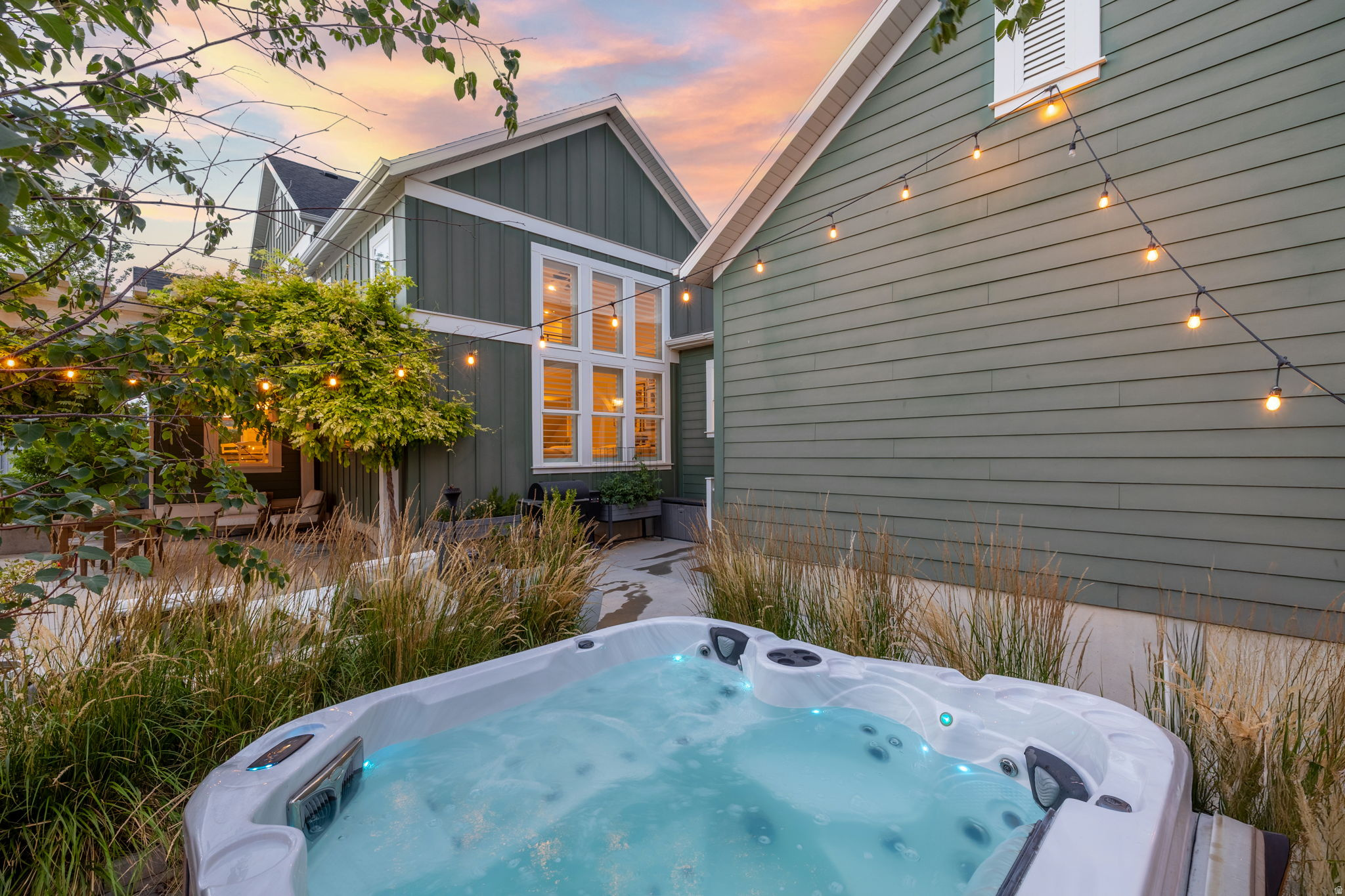 DAYBREAK - Residential