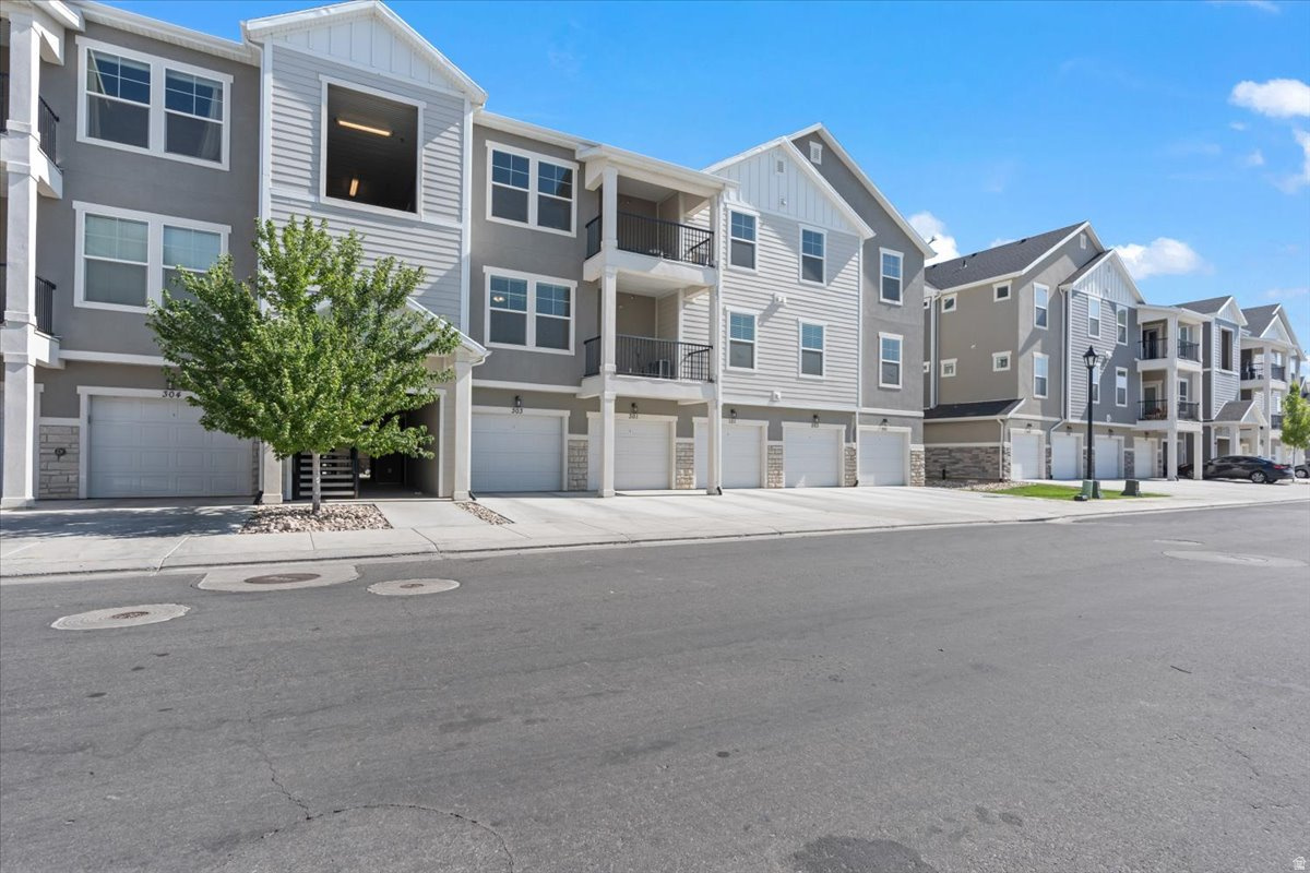 QUAILHILL AT MT SARATOGA - Residential
