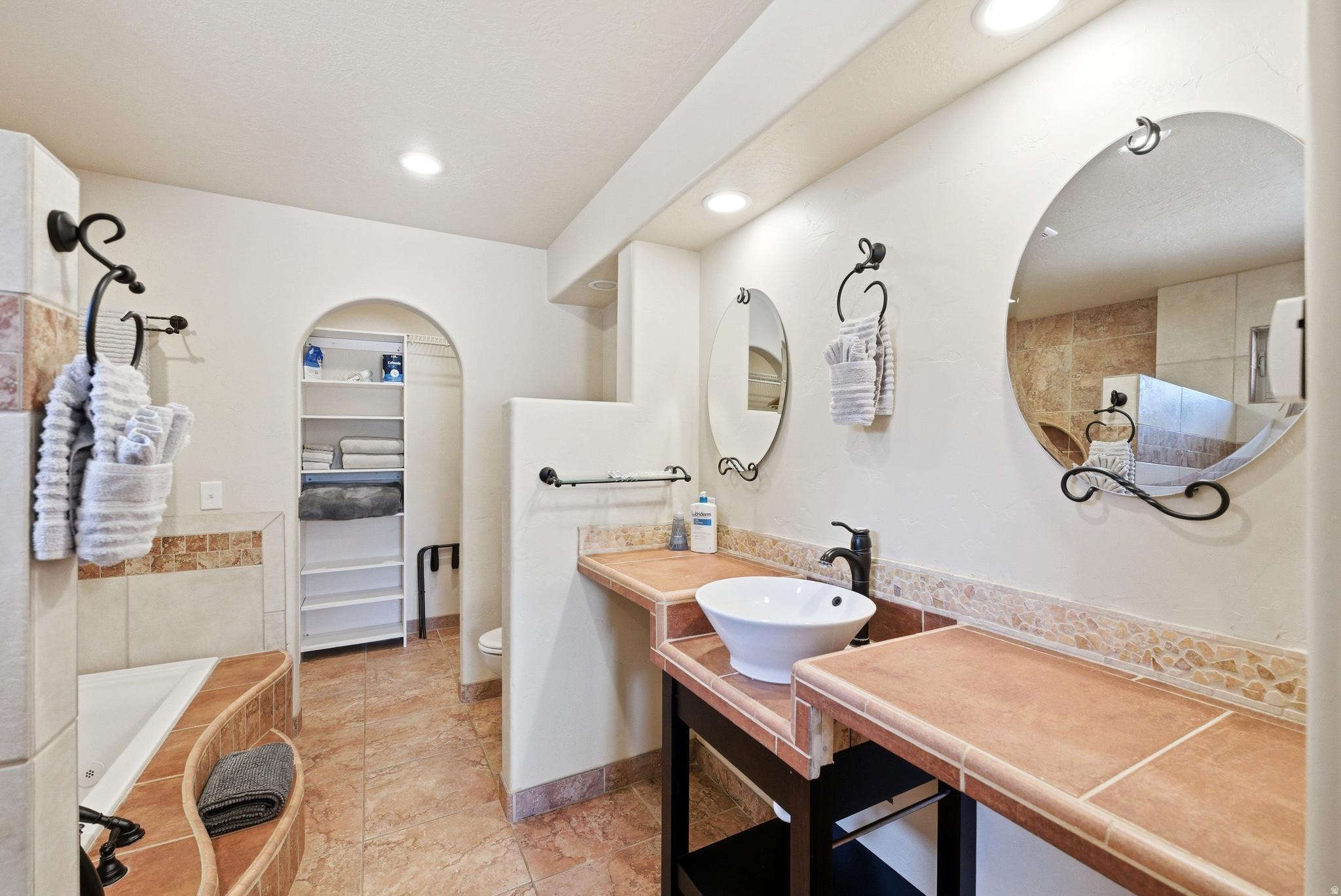 ALTON - Residential