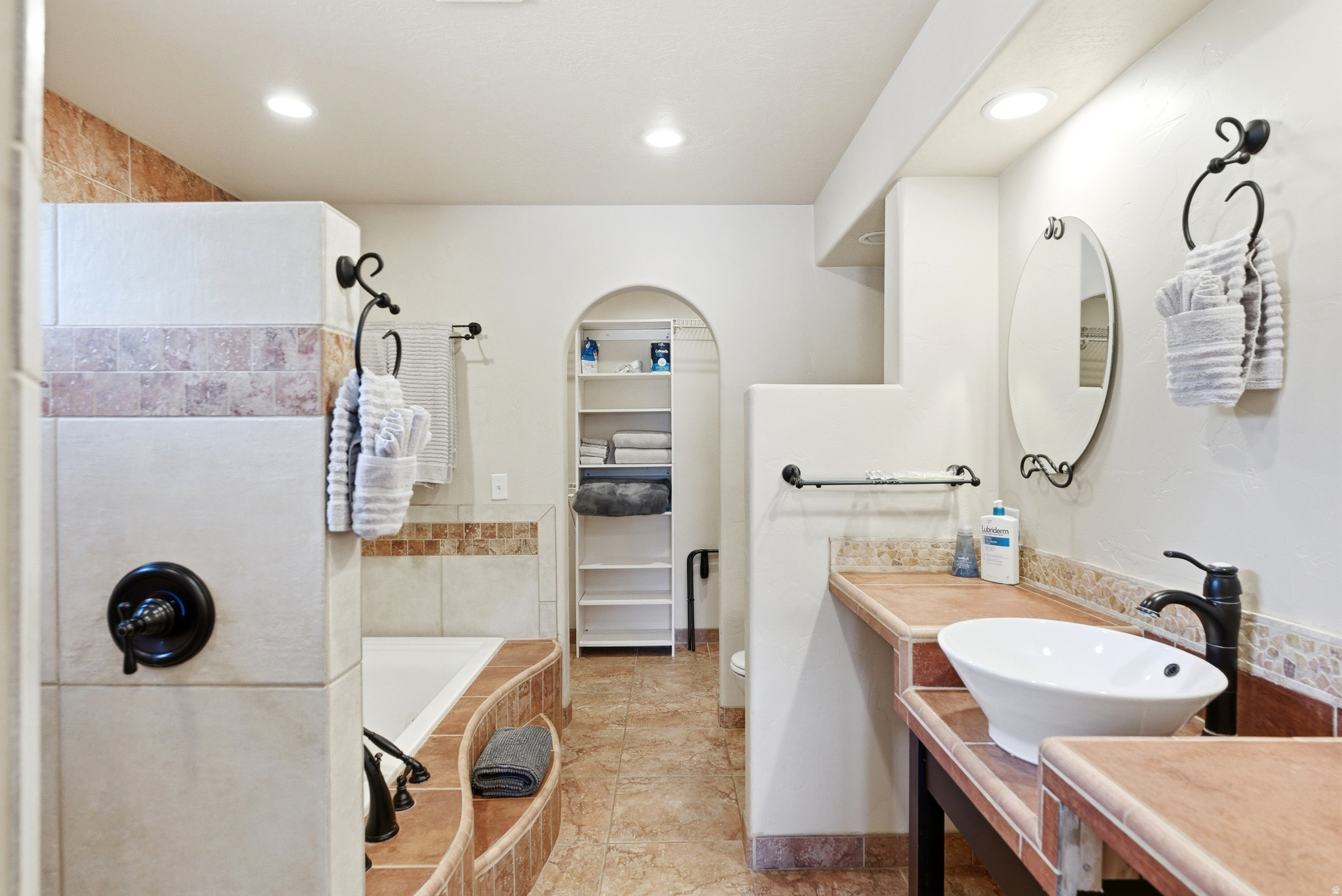 ALTON - Residential