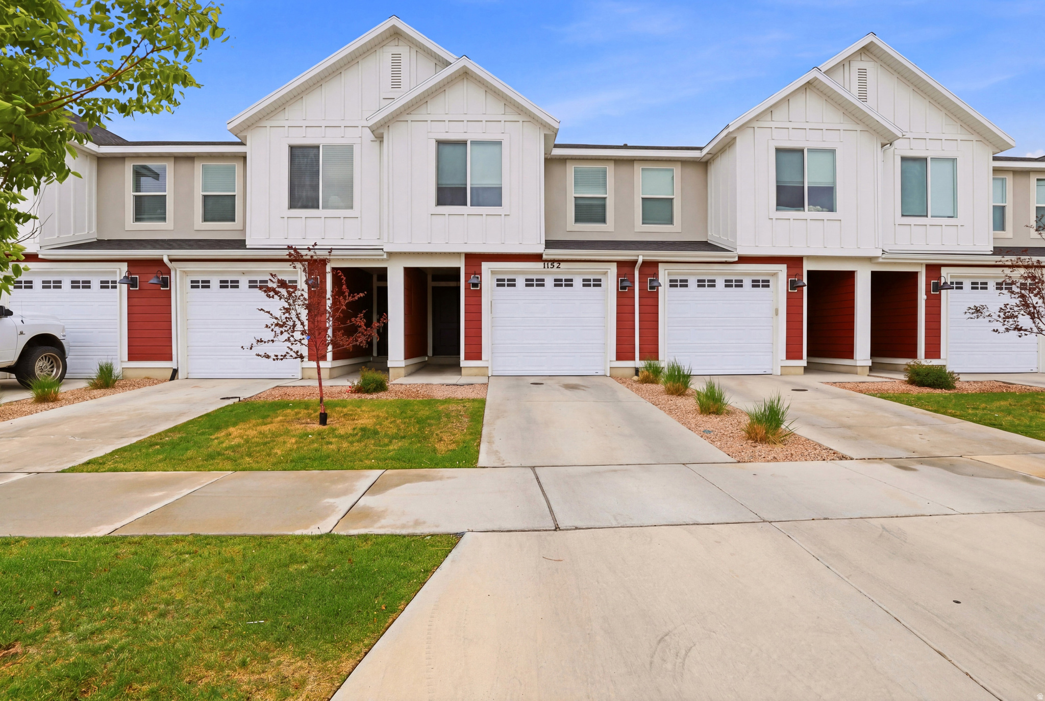 **OPEN HOUSE: Friday May 9th 5:00pm-7:00pm**Fantastic 3 Bedroom 2 Bathroom Townhome.  This home has a 6 Ft Tall Crawl Space for Storage. Family Room with Access to Back patio and Fenced Yard.  Kitchen upgrades include Gray Cabinets, Quartz countertops, Stainless-steel appliances and gas range include. Primary Bedroom has attached En Suite Bathroom, 2 Additional Bedrooms and Hall Bathroom.  Dedicated Laundry Room.  Enjoy hassle-free living with pool access, multiple parks and a clubhouse for entertaining.  Perfectly located with easy access to Pioneer Crossing and Redwood Road.   Square footage figures are provided as a courtesy estimate only.  Buyer is advised to obtain an independent measurement.