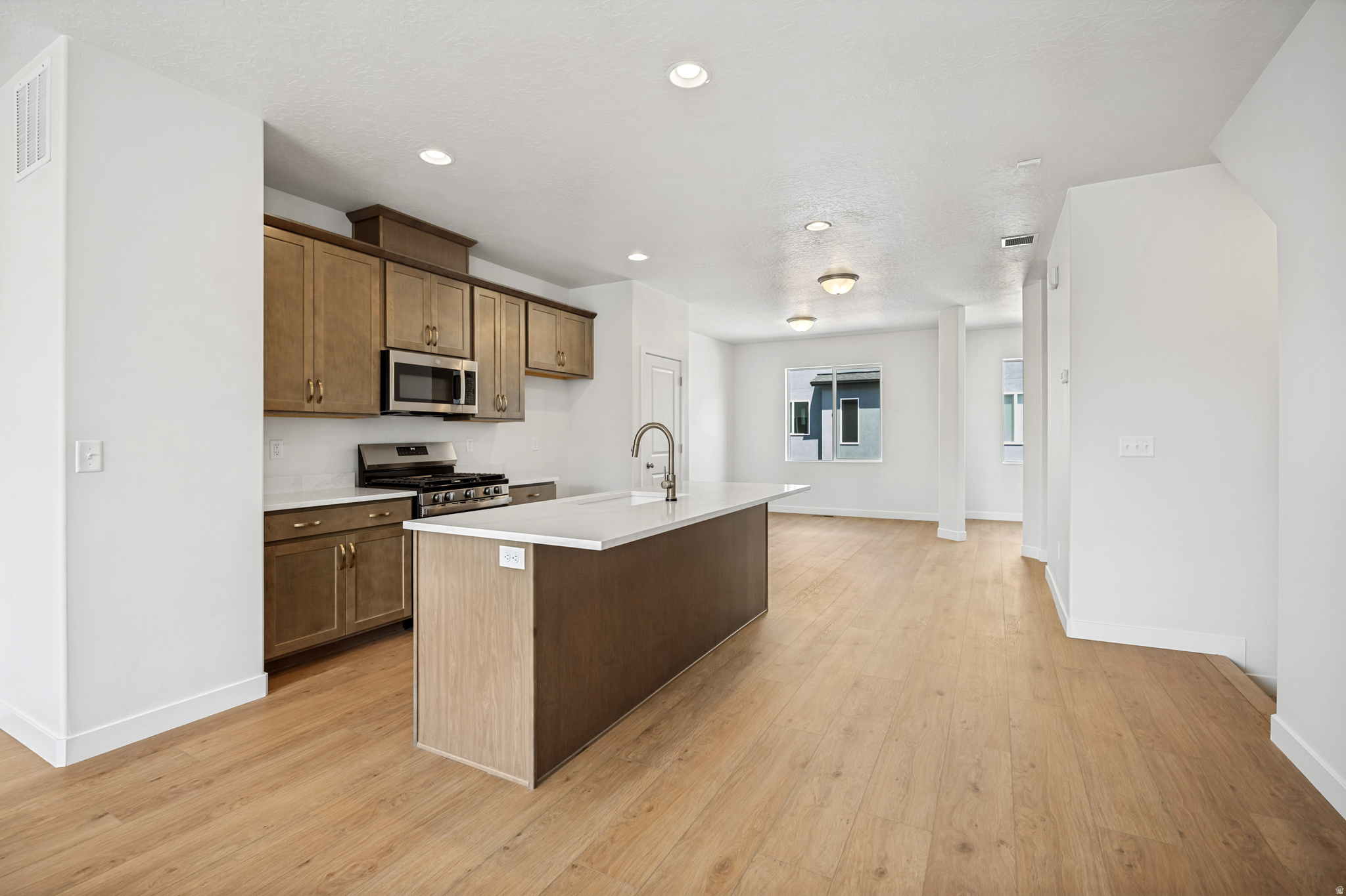 MEADOWBROOK REGENCY - Residential