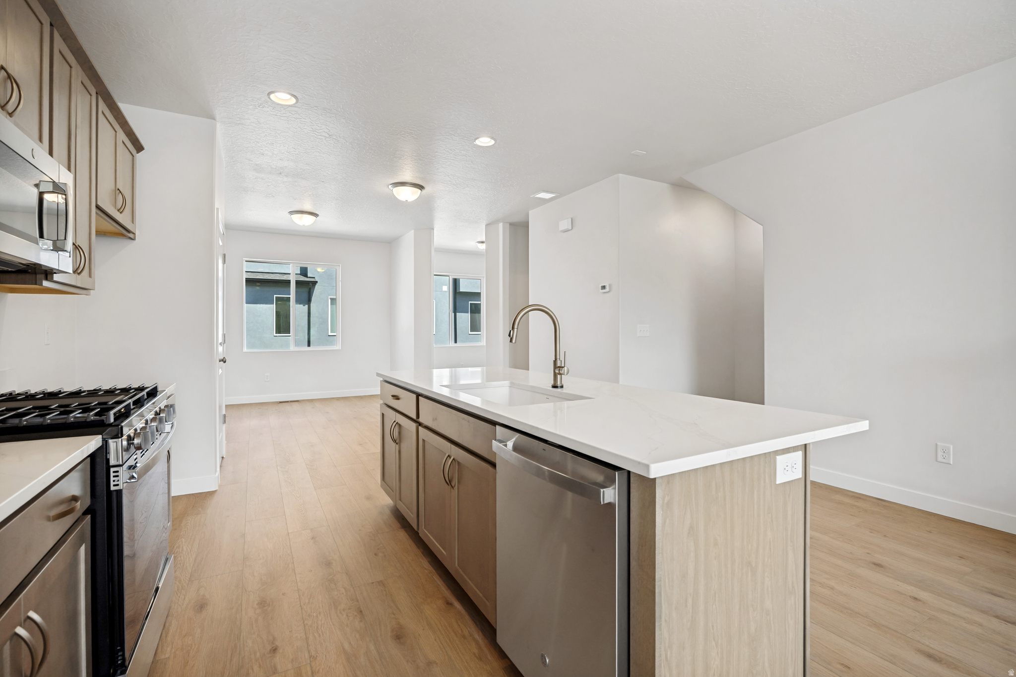 MEADOWBROOK REGENCY - Residential