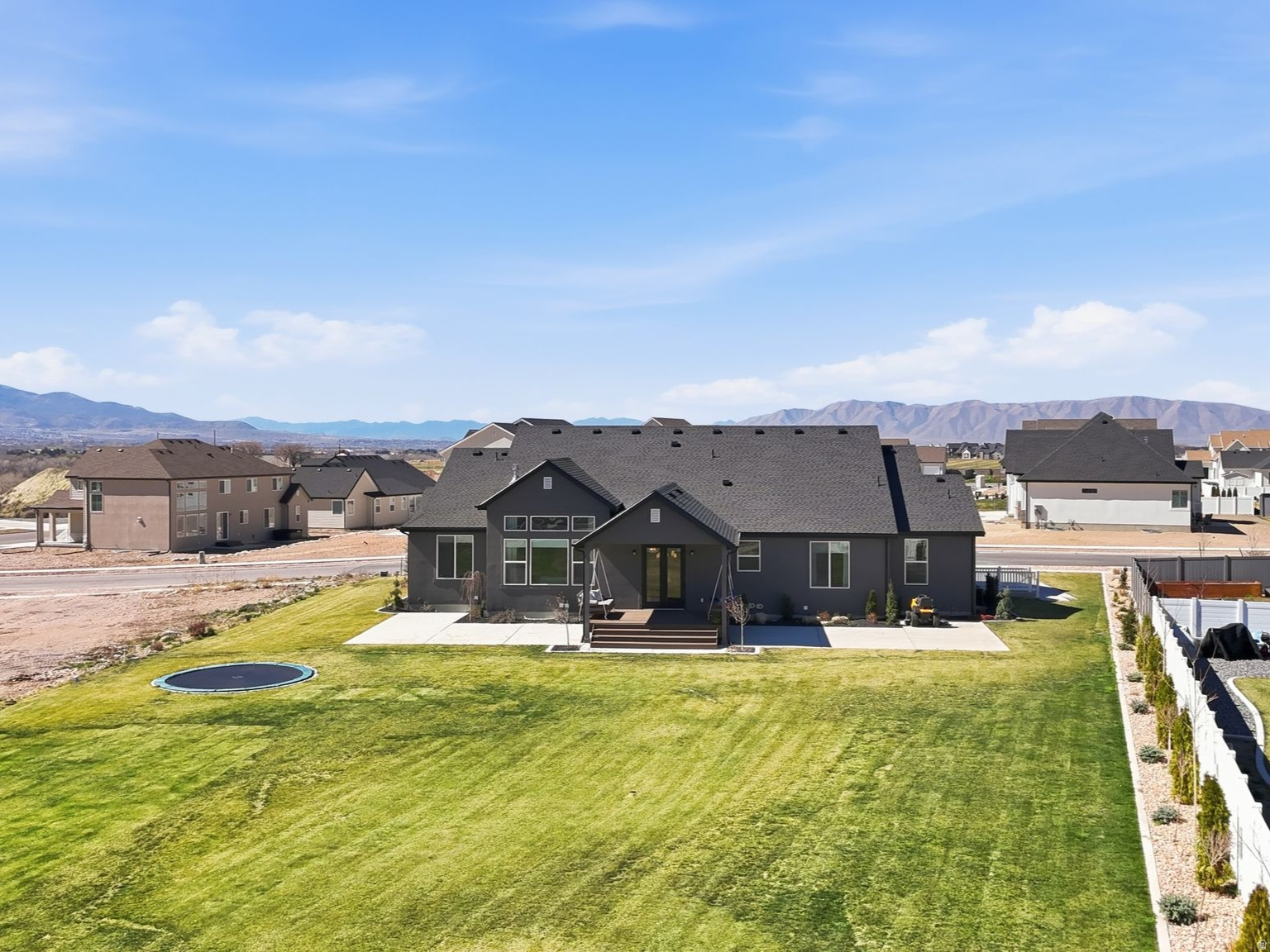 HIGH SKY ESTATES - Residential