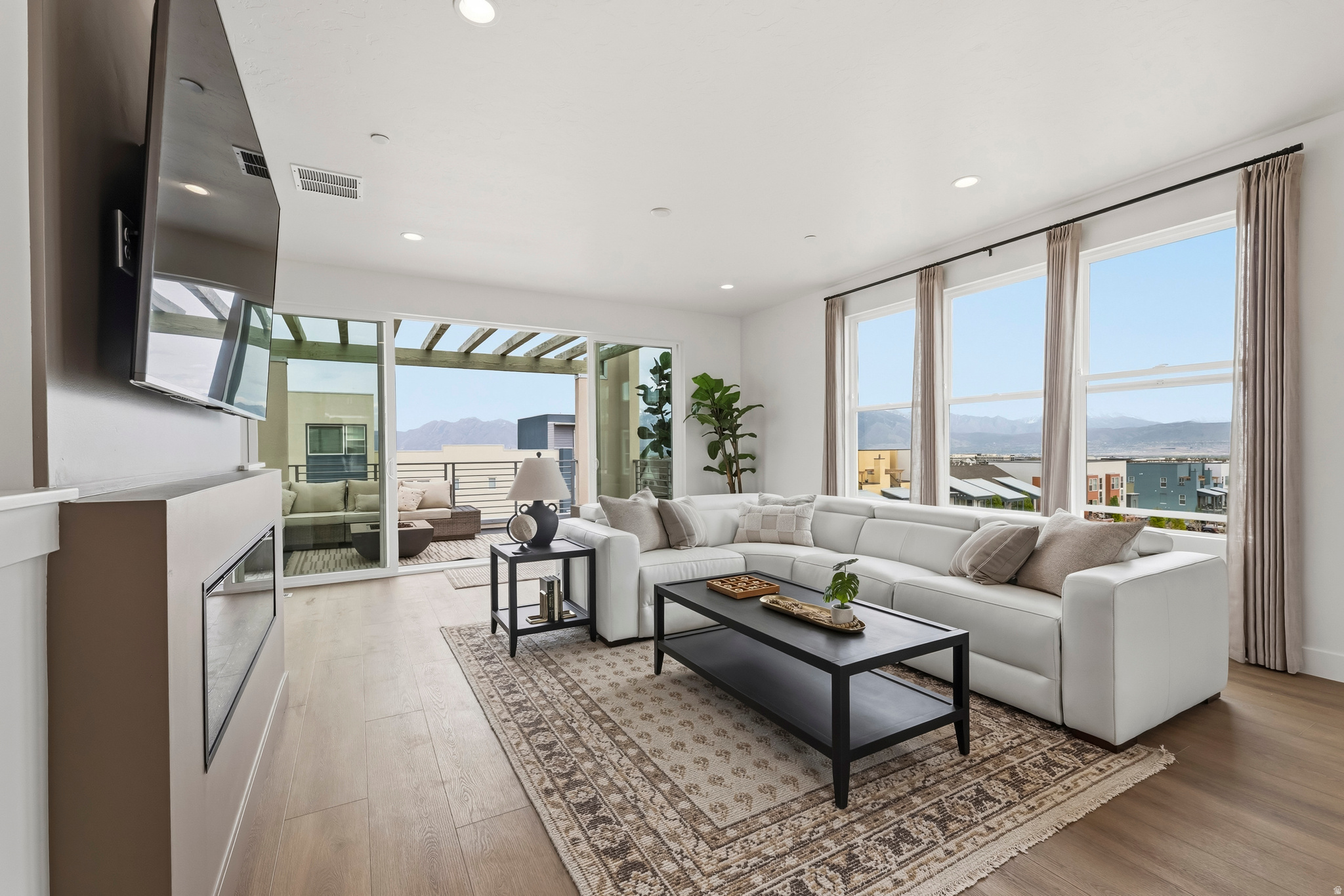 DOWNTOWN DAYBREAK - Residential