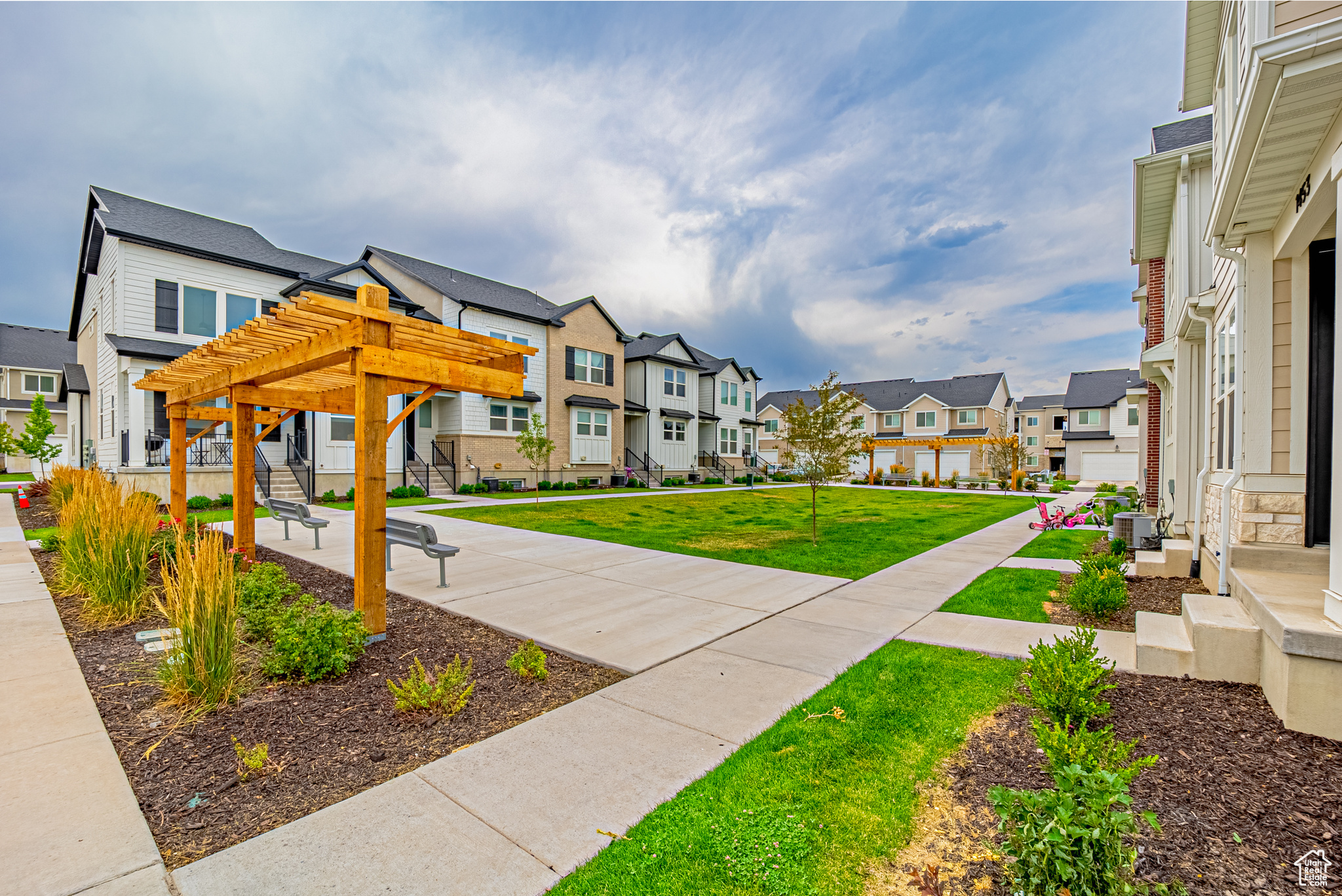 GARDNER POINT - Residential