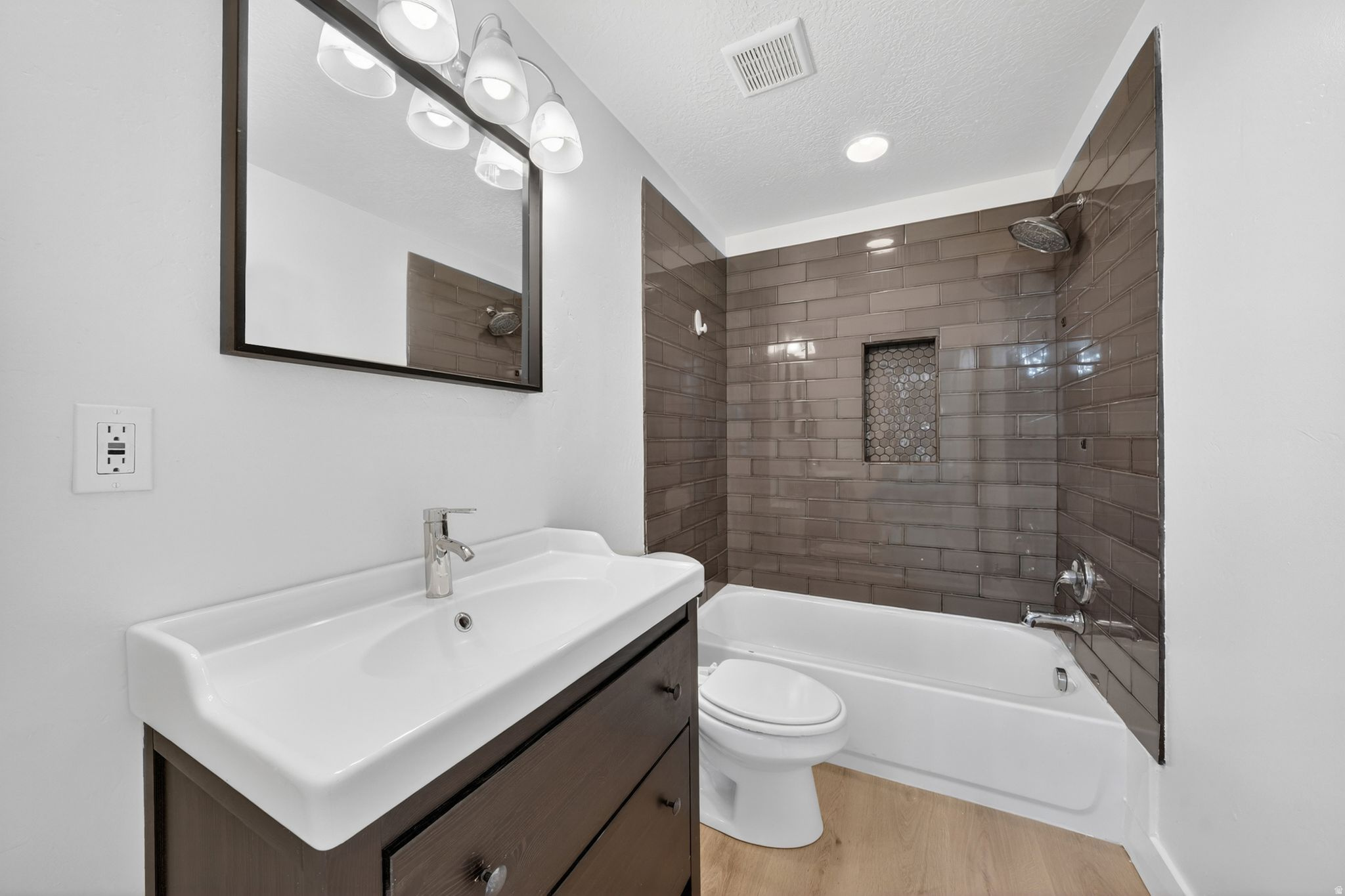 OLDHAM ACRES - Residential
