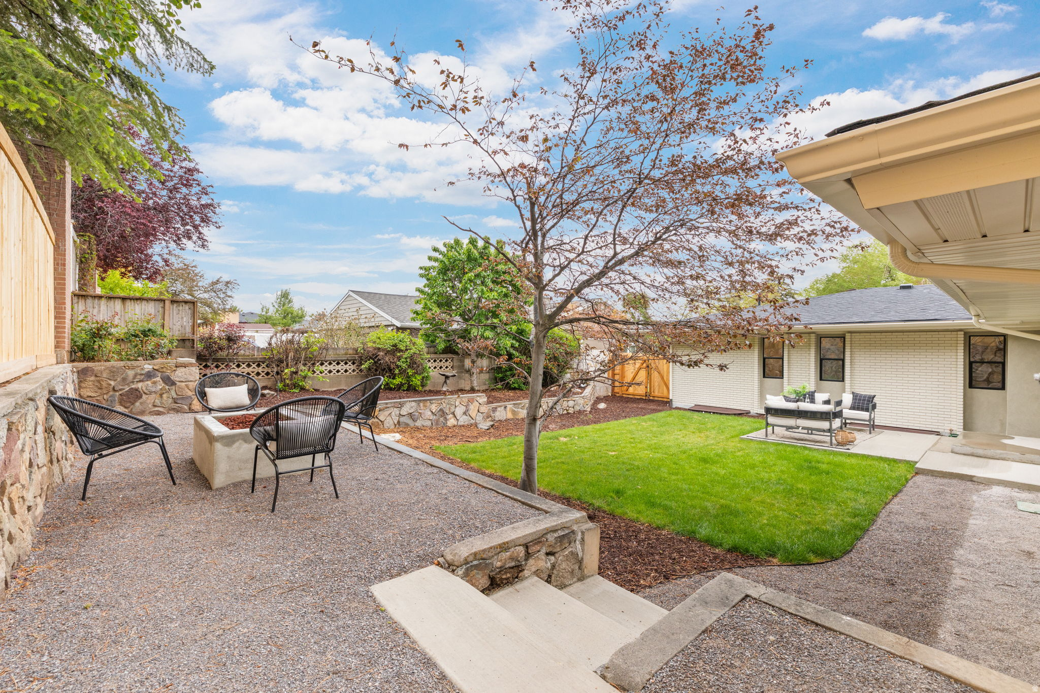 OAK HILLS - Residential